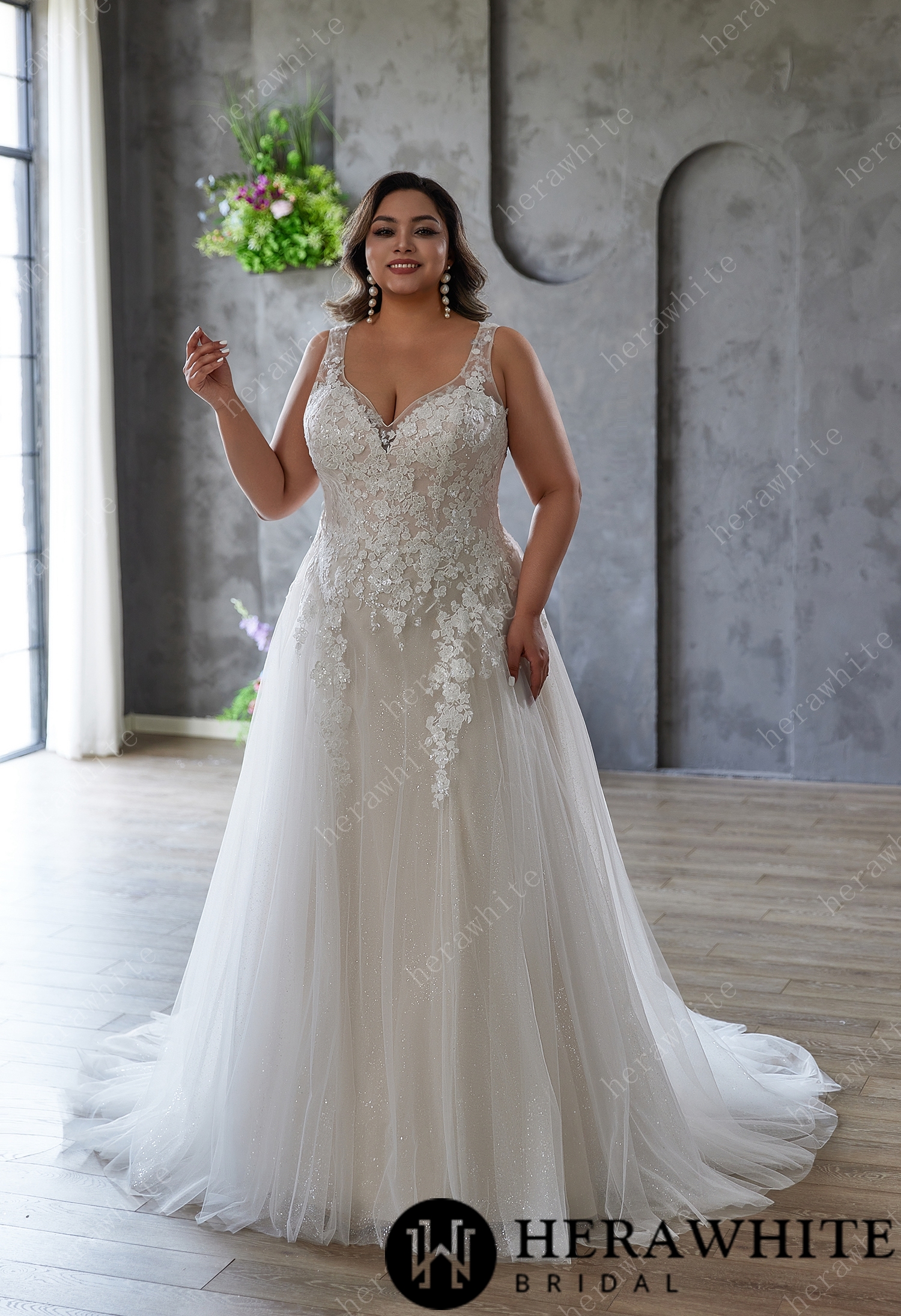 In Stock/ Elegant and Ethereal Plus-Size Wedding Dress with Lace and Sequins