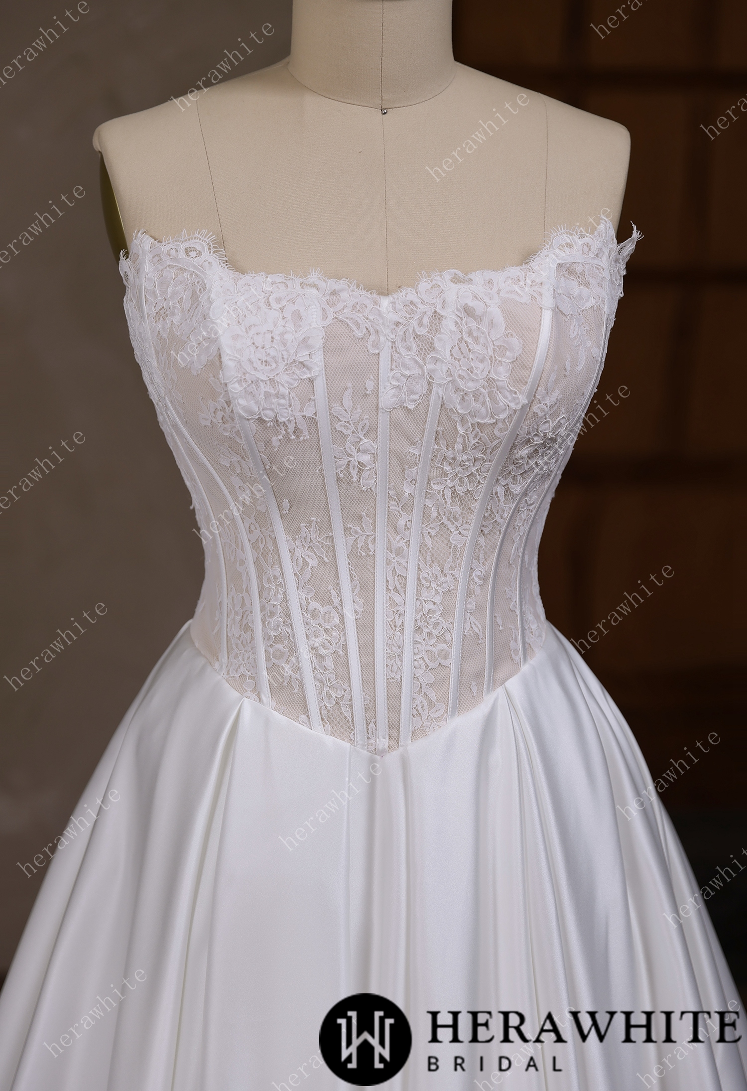 In Stock/ Irregular neckline with a Basque waistline wedding gown