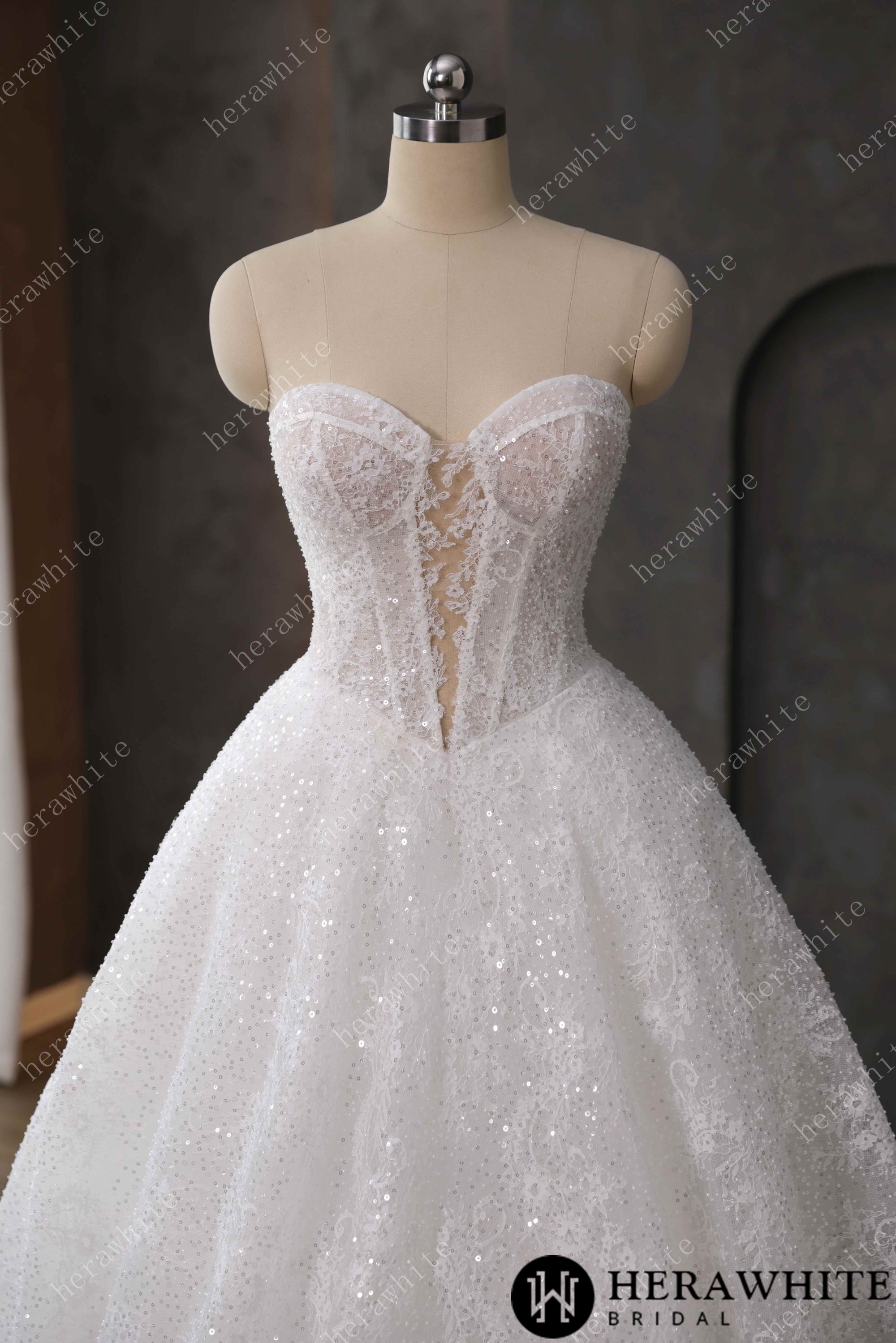 In Stock/ Stunning Sweetheart Neckline Sequined Lace Keyhole Wedding Dress