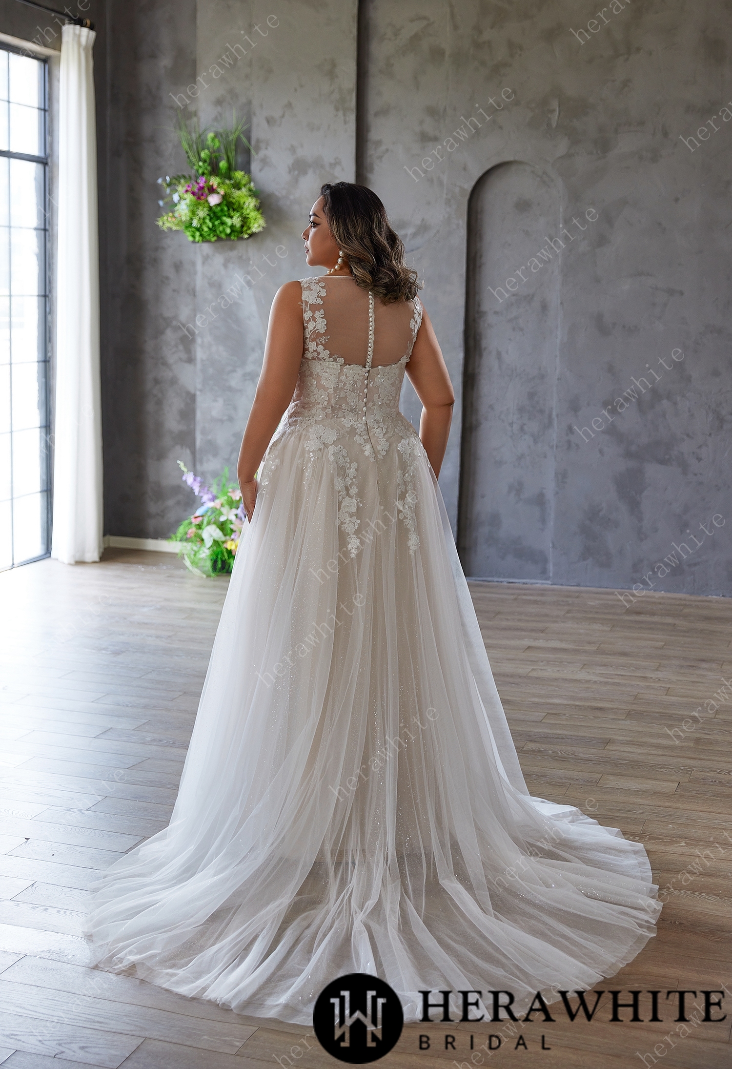 In Stock/ Elegant and Ethereal Plus-Size Wedding Dress with Lace and Sequins
