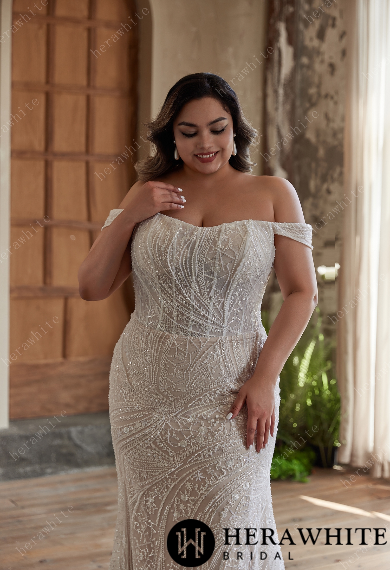 In Stock/ Slim Fit Strapless  Beaded Embroidered Wedding Dress