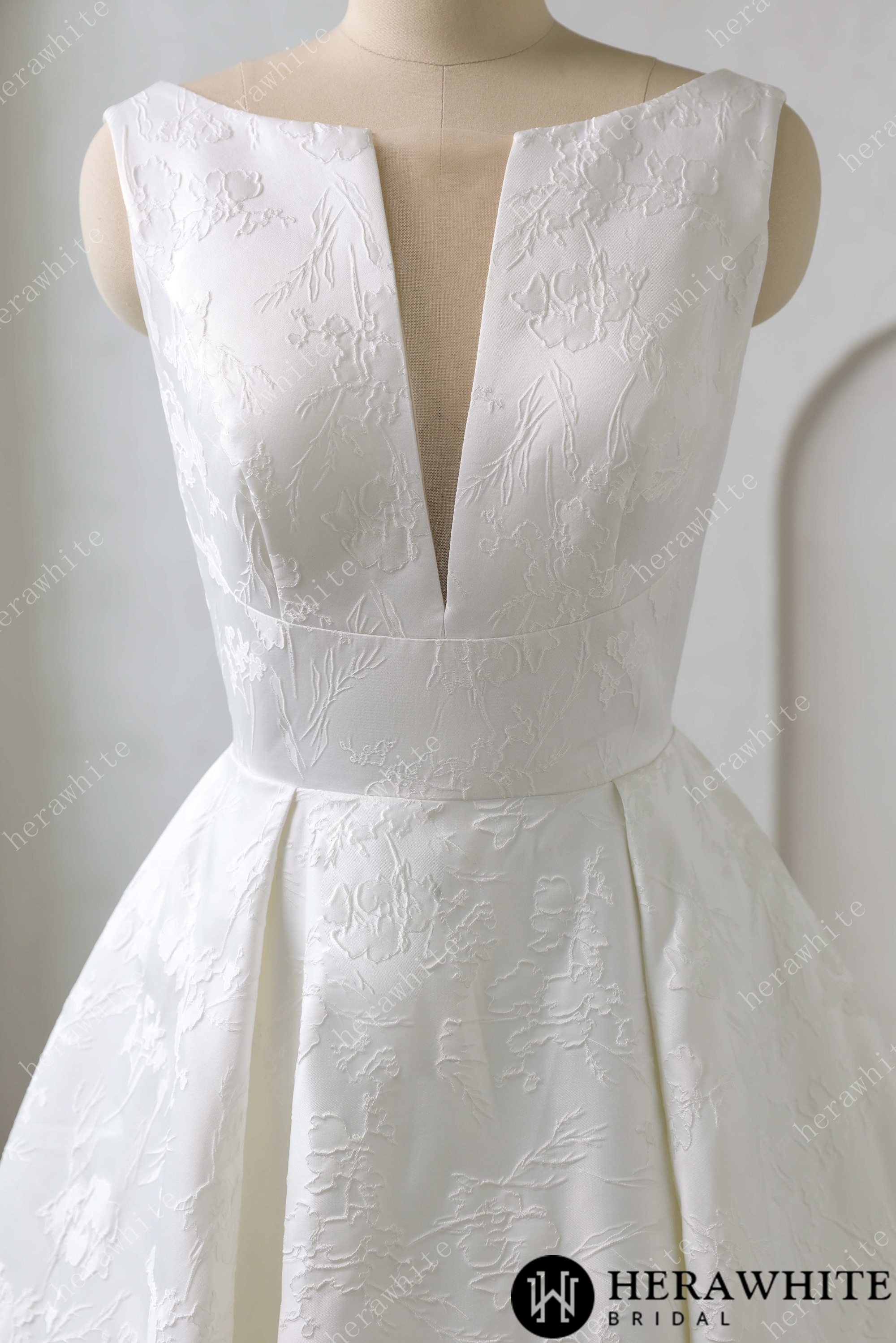 In Stock/ Modern Modesty Floral Jacquard A-Line Wedding Dress with Pockets