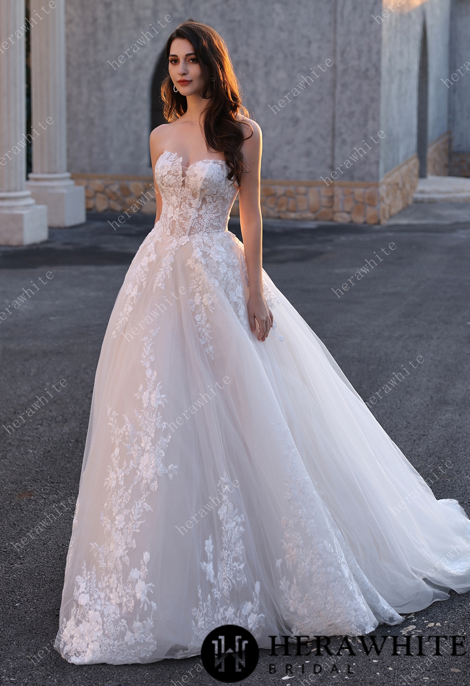 Timeless Romantic Wedding Dress With Detachable Long Sleeves