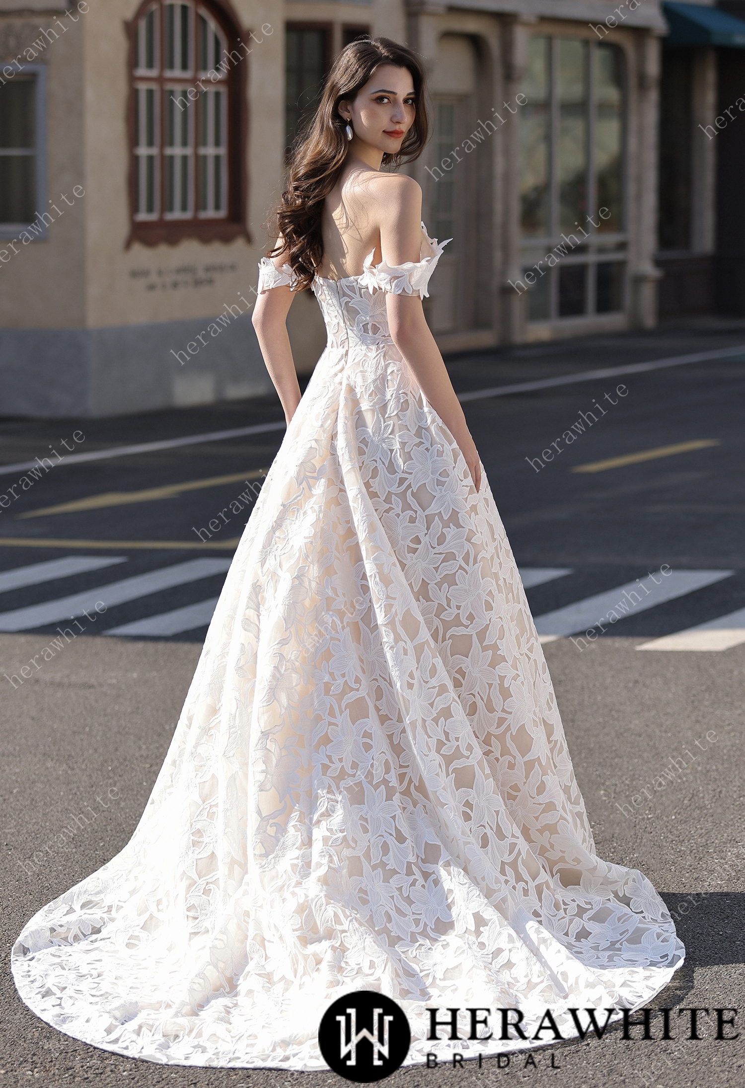 Romantic Off-the-Shoulder  Princess Dress In Floral Lace