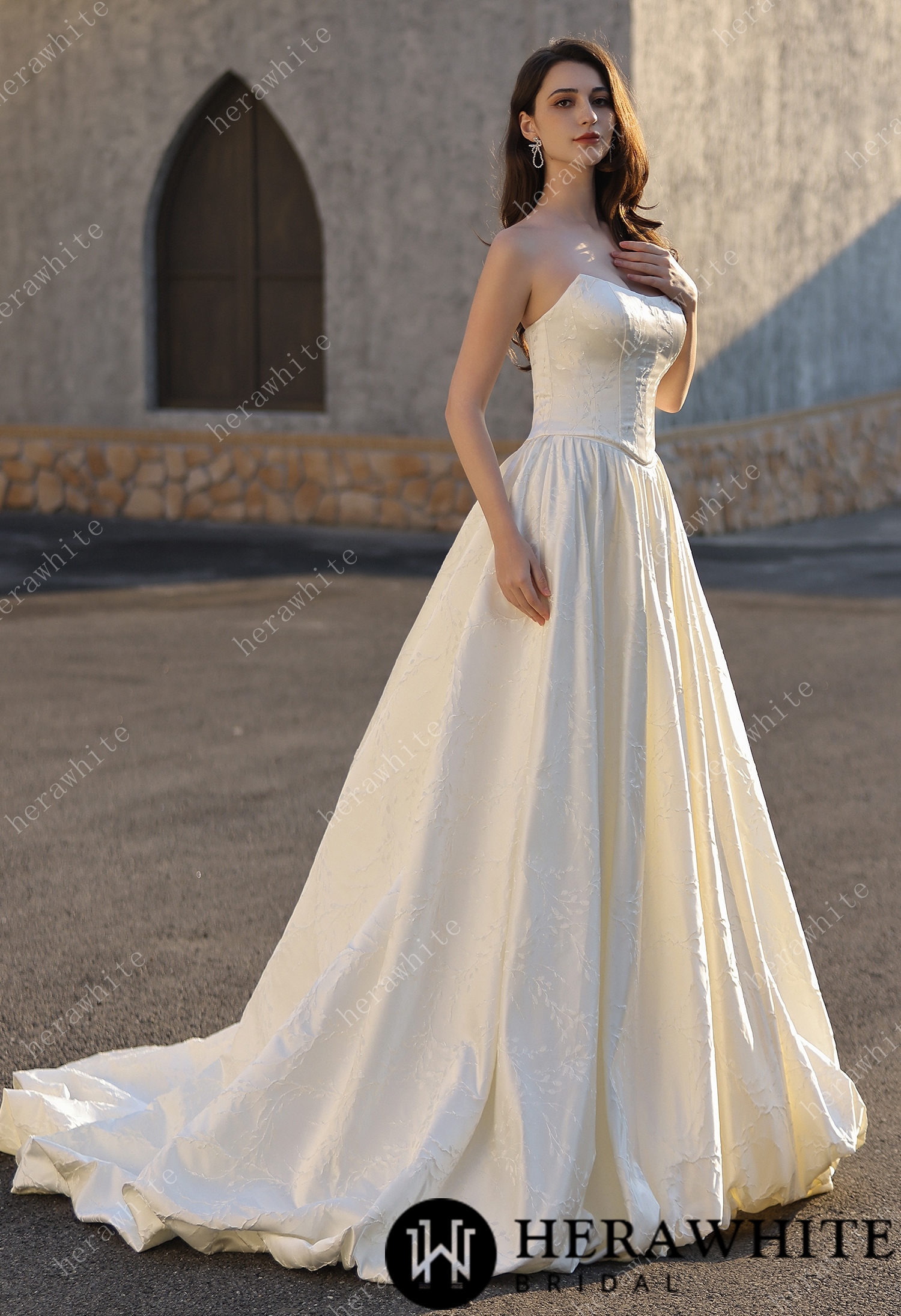 Jacquard Satin Wedding  Ball Gown Dresses With Dramatic Train