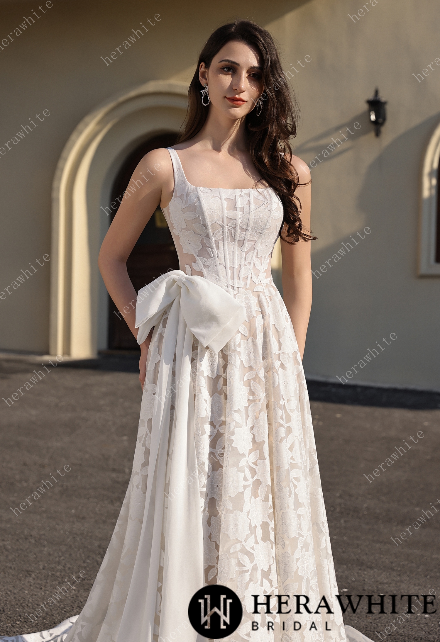 Romantic Silhouette Square-Neck Flower Lace Wedding Dress