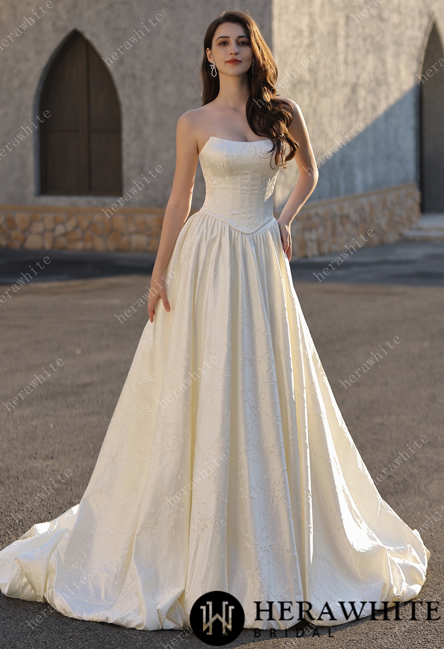 Jacquard Satin Wedding  Ball Gown Dresses With Dramatic Train