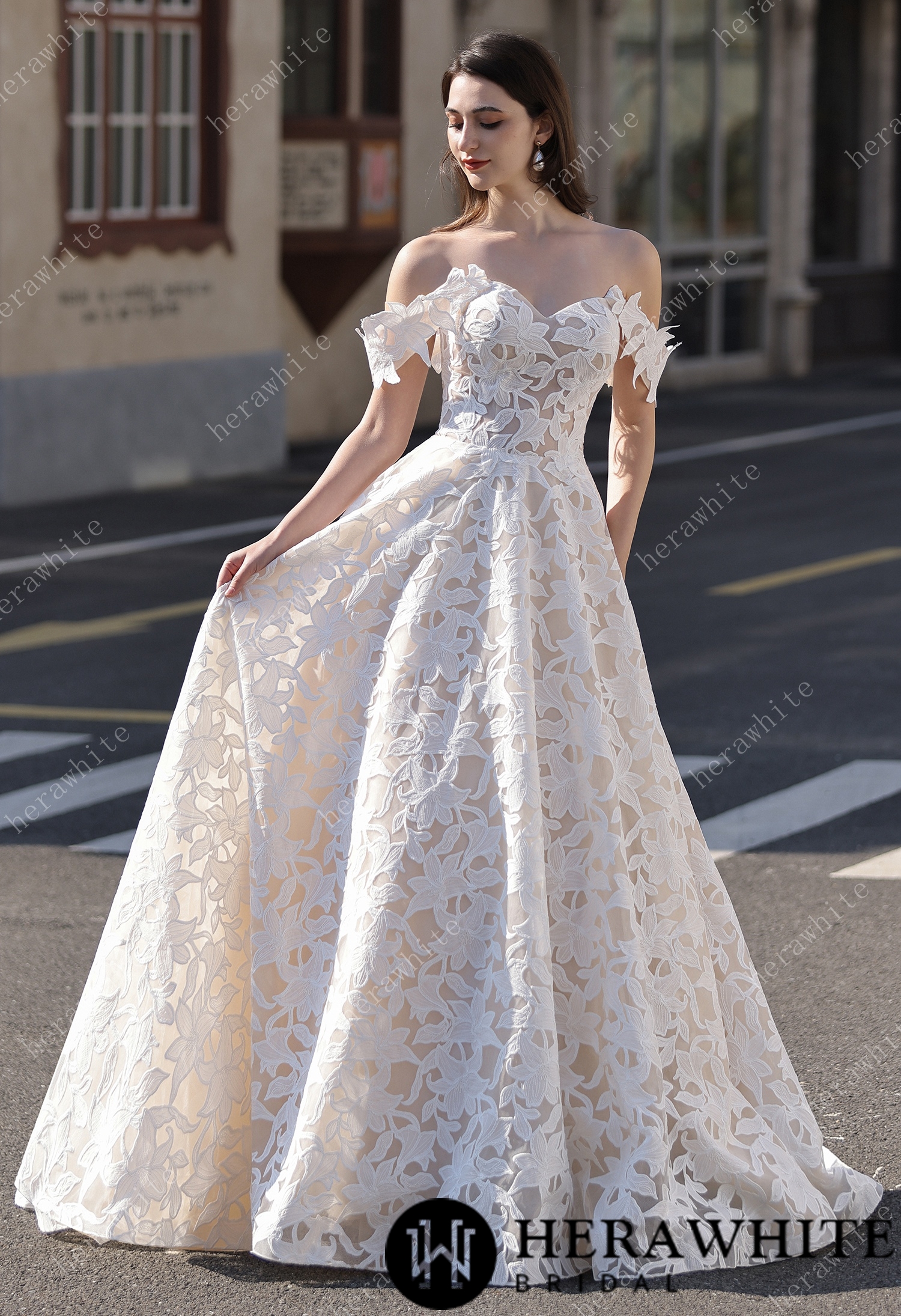 Romantic Off-the-Shoulder  Princess Dress In Floral Lace