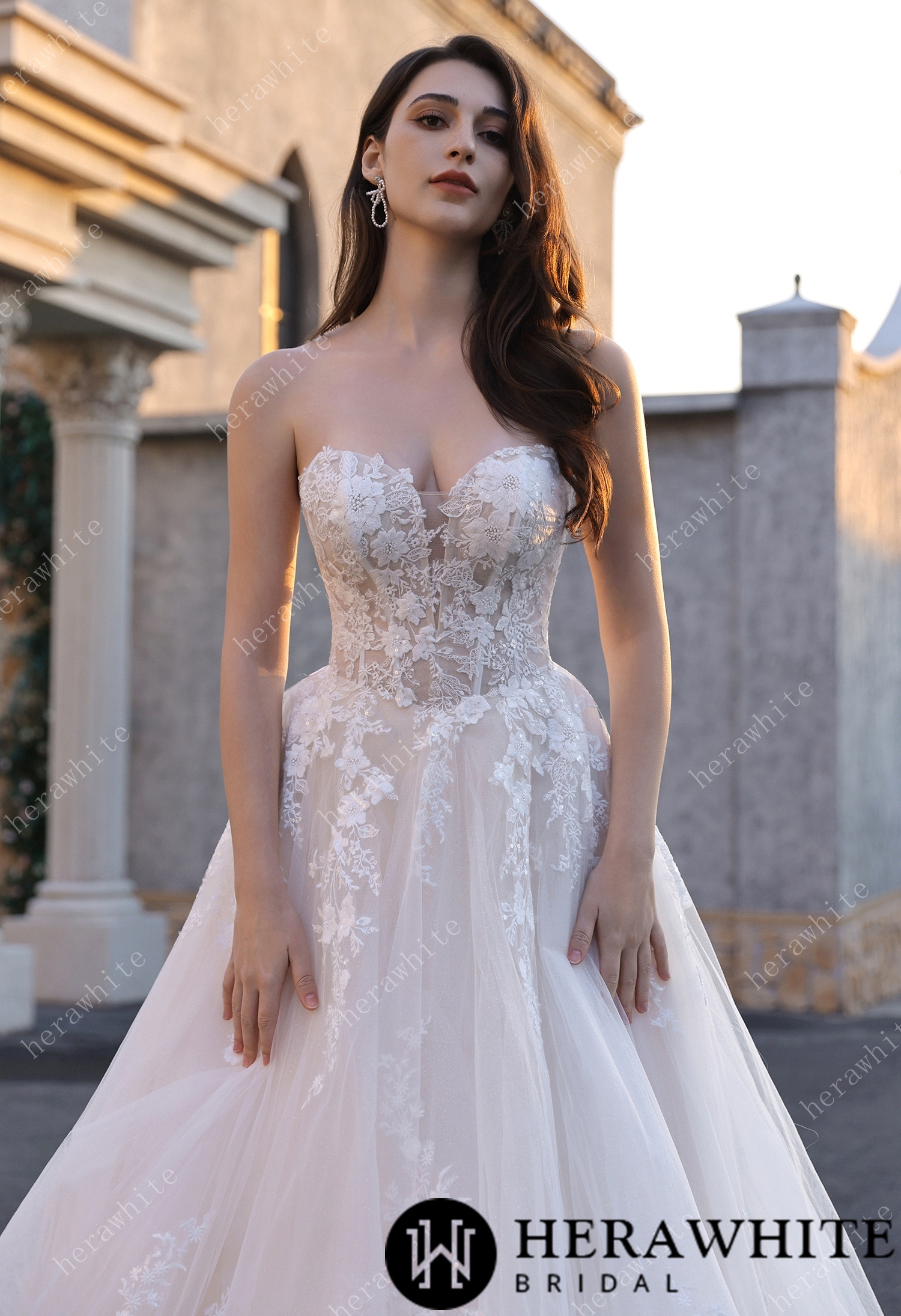 Timeless Romantic Wedding Dress With Detachable Long Sleeves