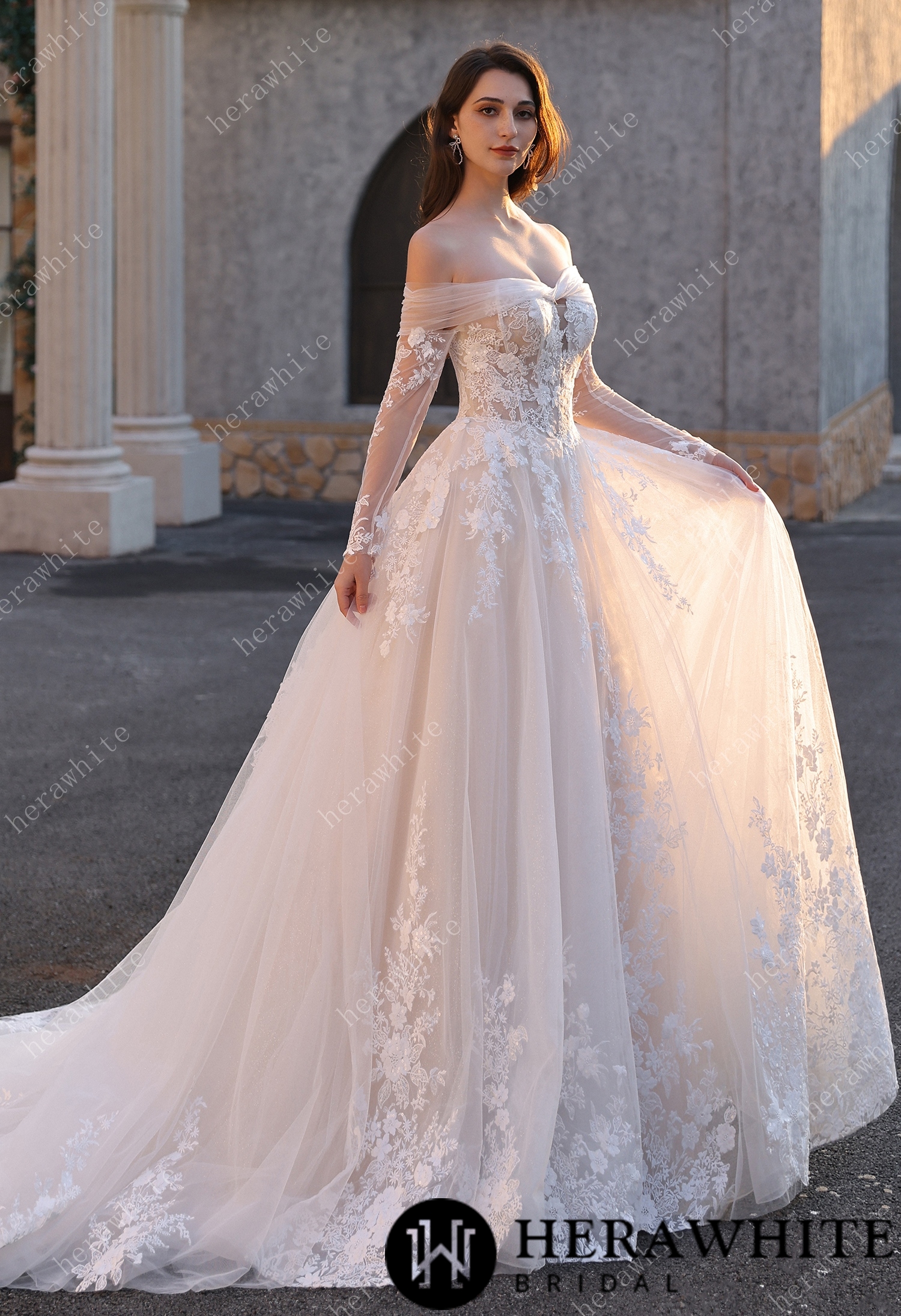 Timeless Romantic Wedding Dress With Detachable Long Sleeves