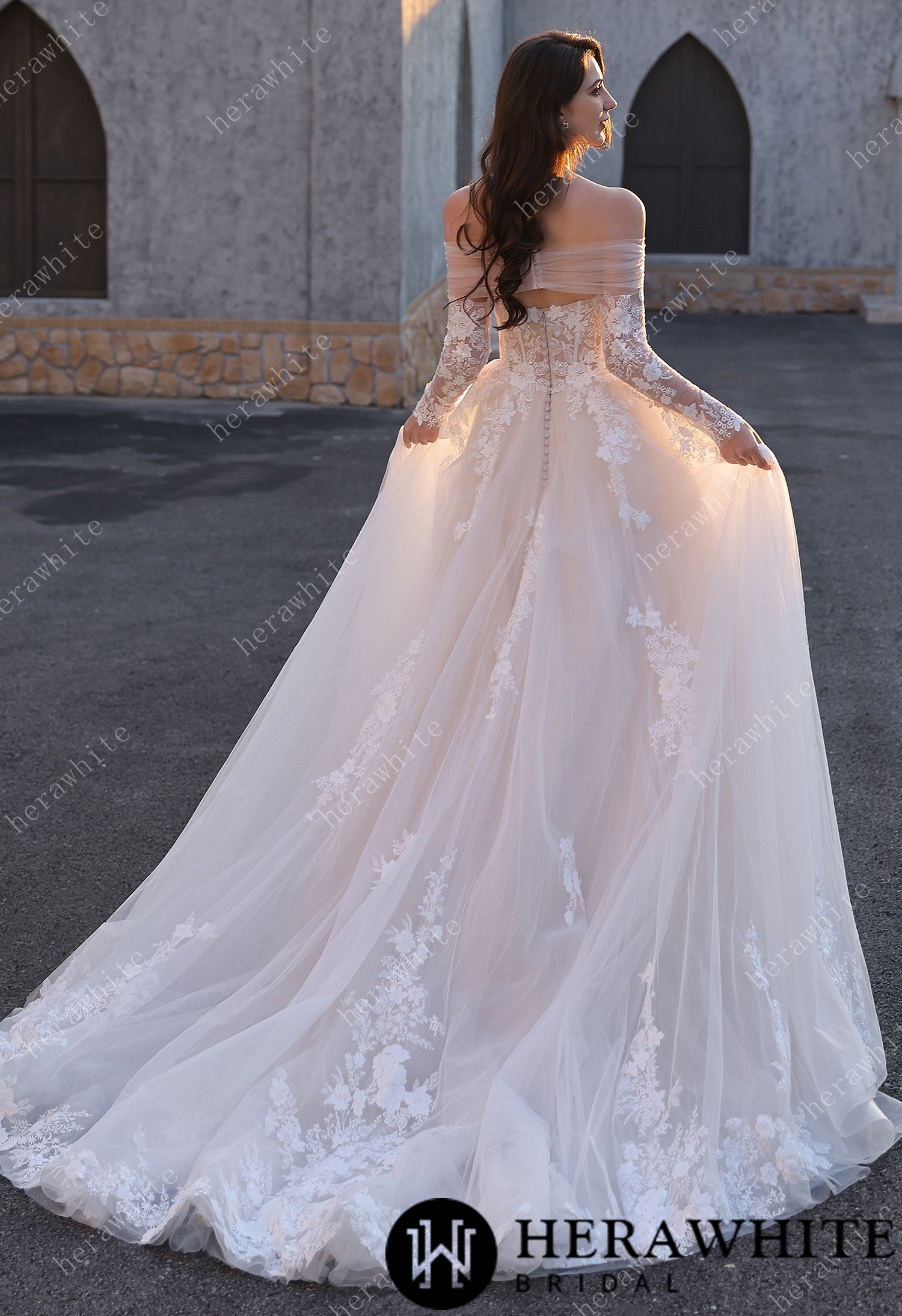 Timeless Romantic Wedding Dress With Detachable Long Sleeves