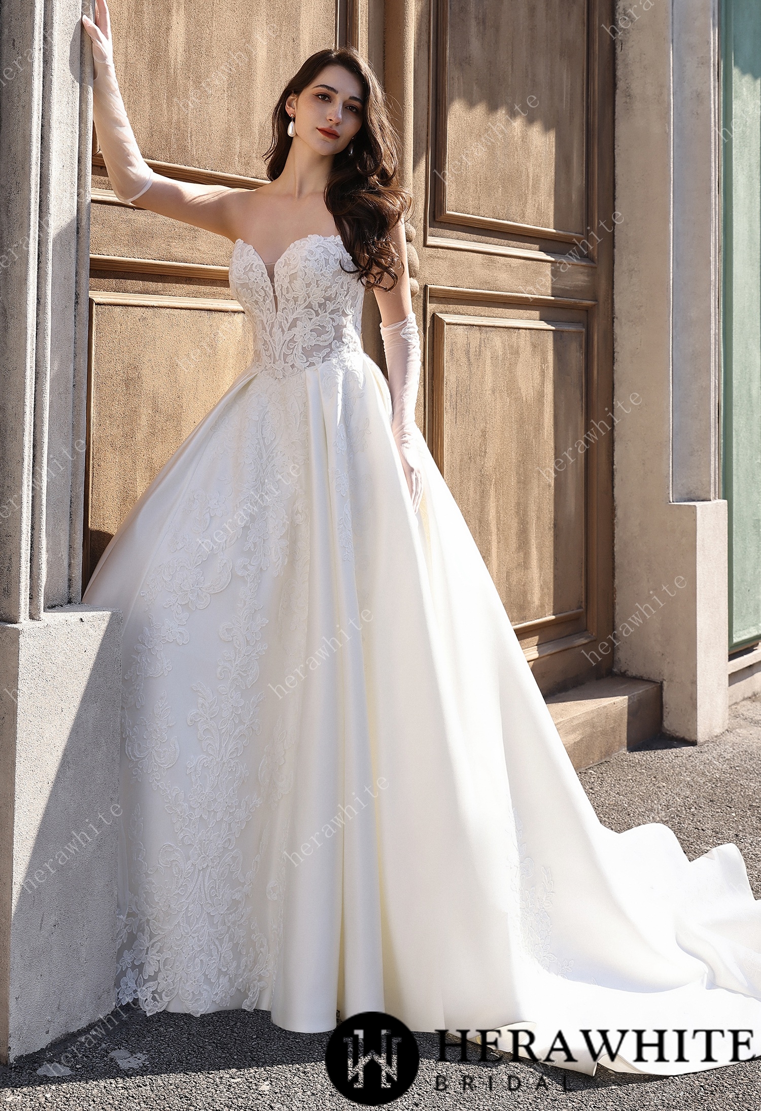 Strapless Sweetheart Bridal Gown With Luxurious Satin Wedding Dress