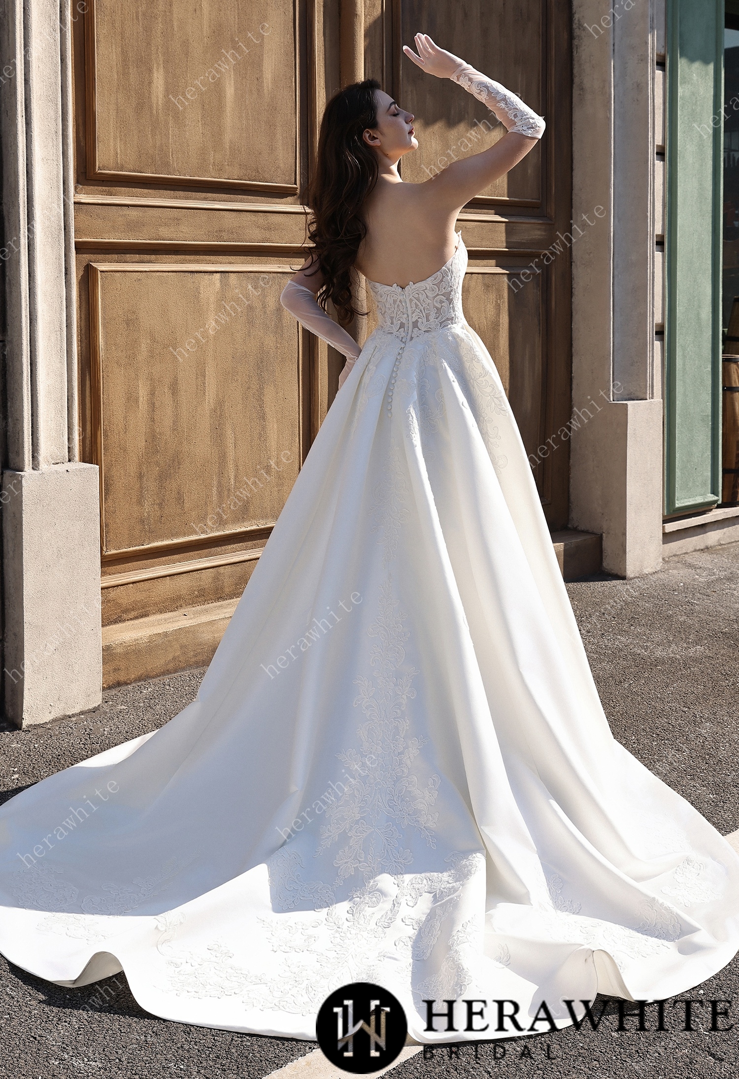 Strapless Sweetheart Bridal Gown With Luxurious Satin Wedding Dress