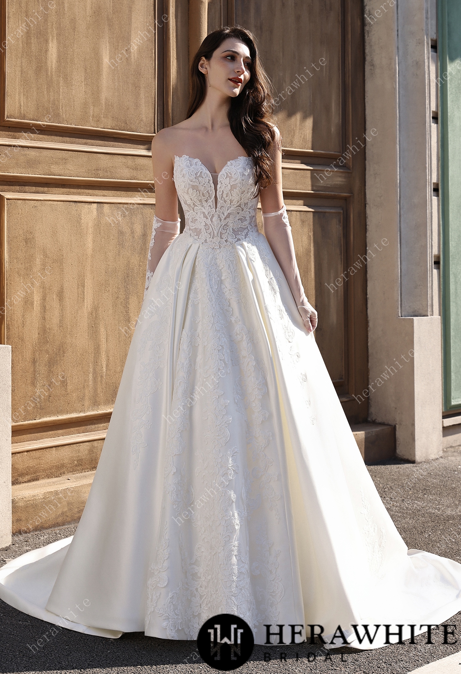Strapless Sweetheart Bridal Gown With Luxurious Satin Wedding Dress