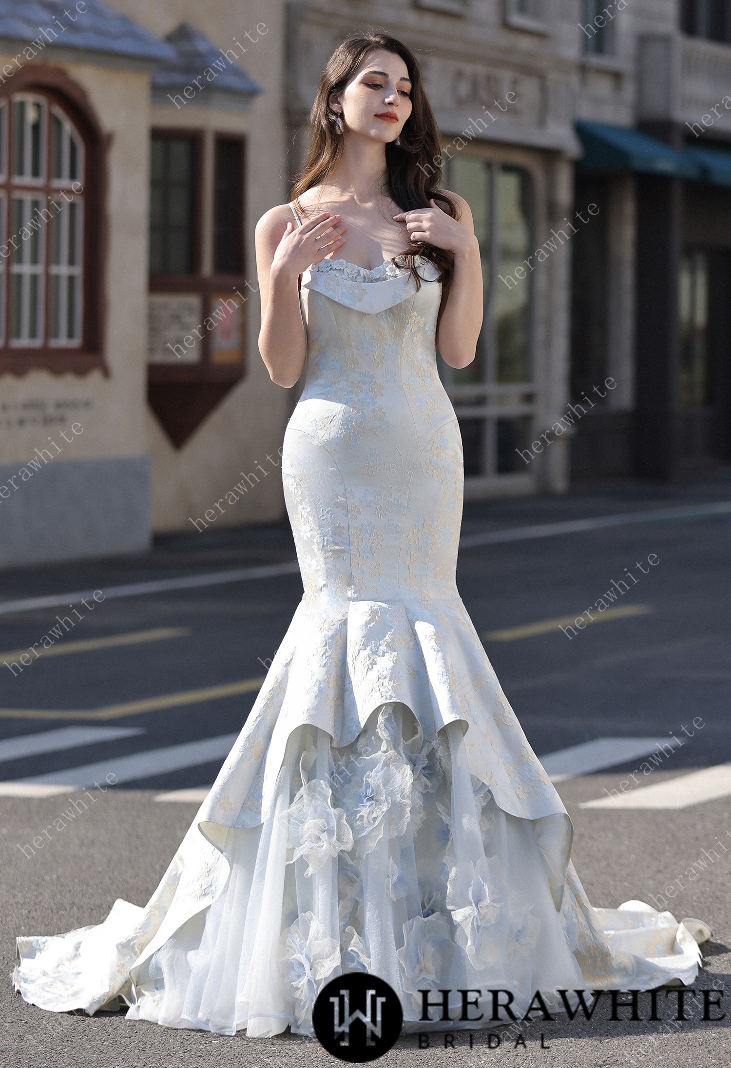 Jacquard Mermaid Bridal Gown with Exquisite Handmade Flowers