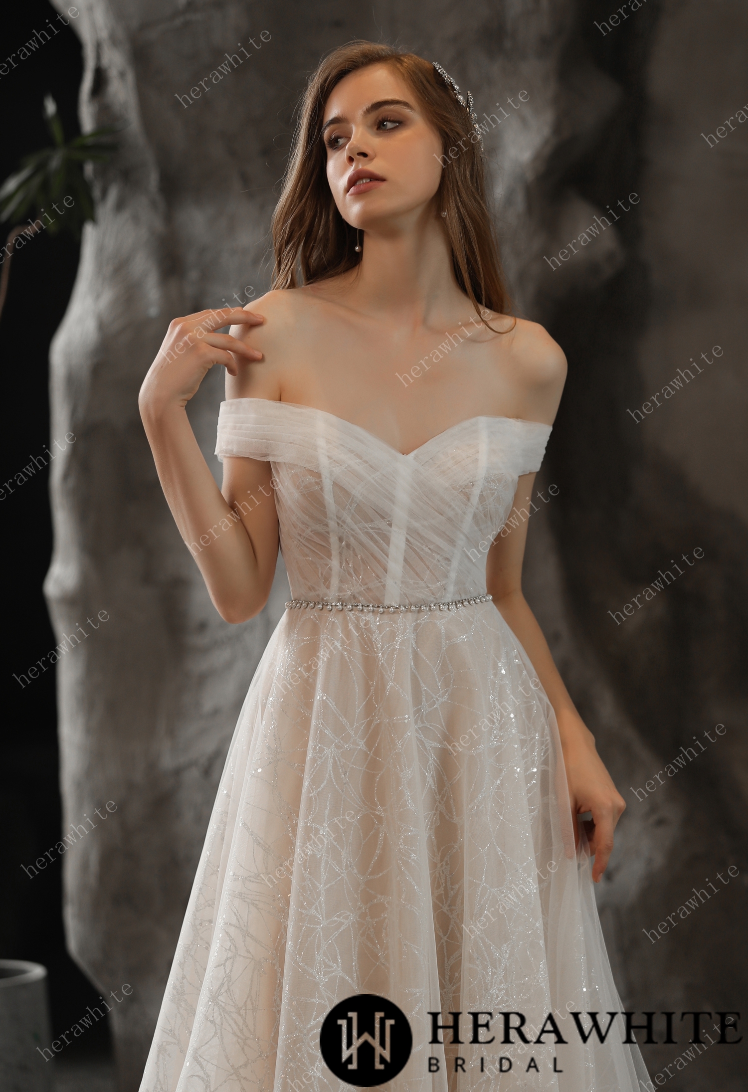 Sample Sale/ Shimmer Off-the-shoulder Neckline A-line Tulle Wedding Dress