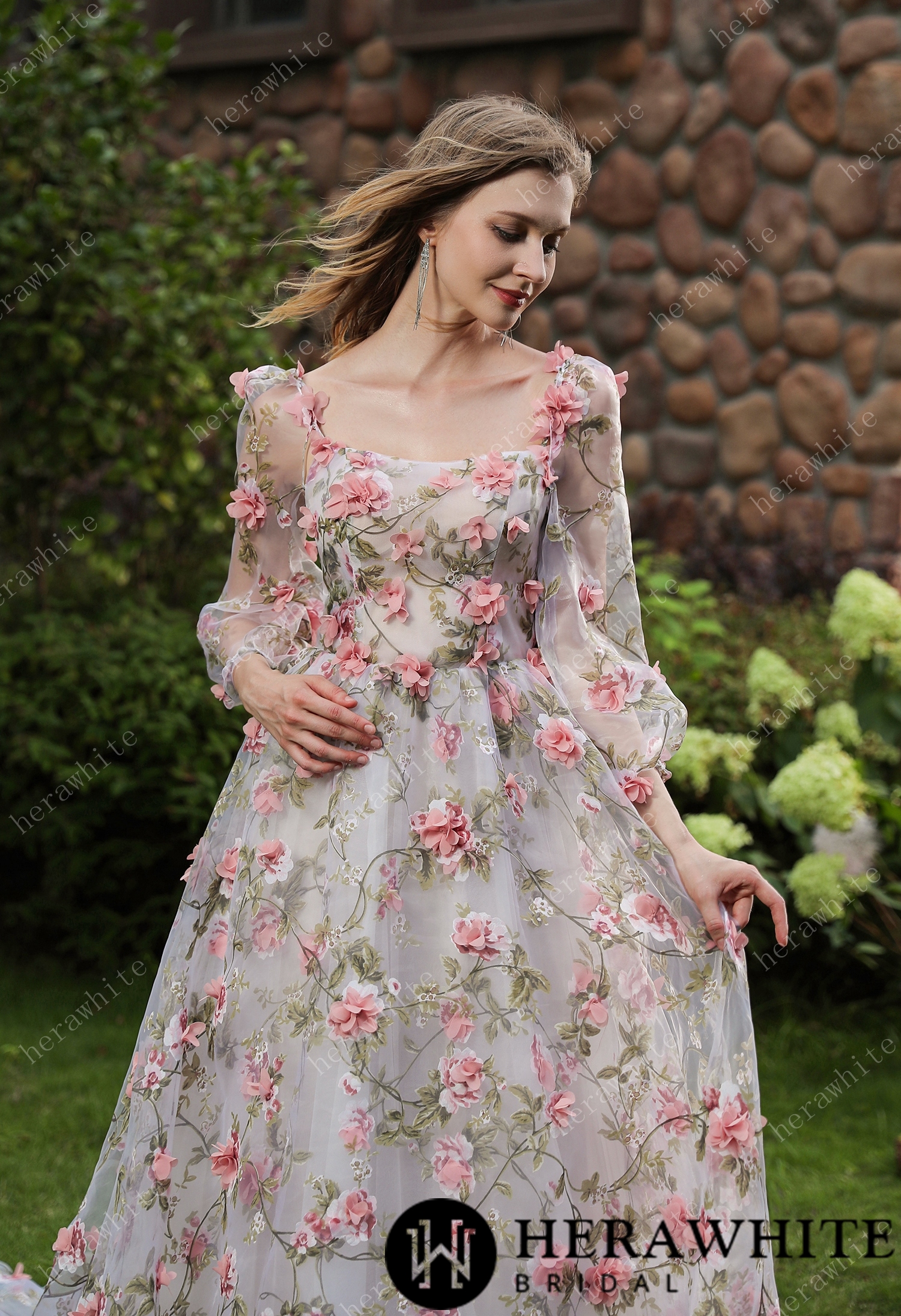 Sample Sale/ Romantic Square Neckline 3D Flowers Detachable Sleeves Wedding Dress