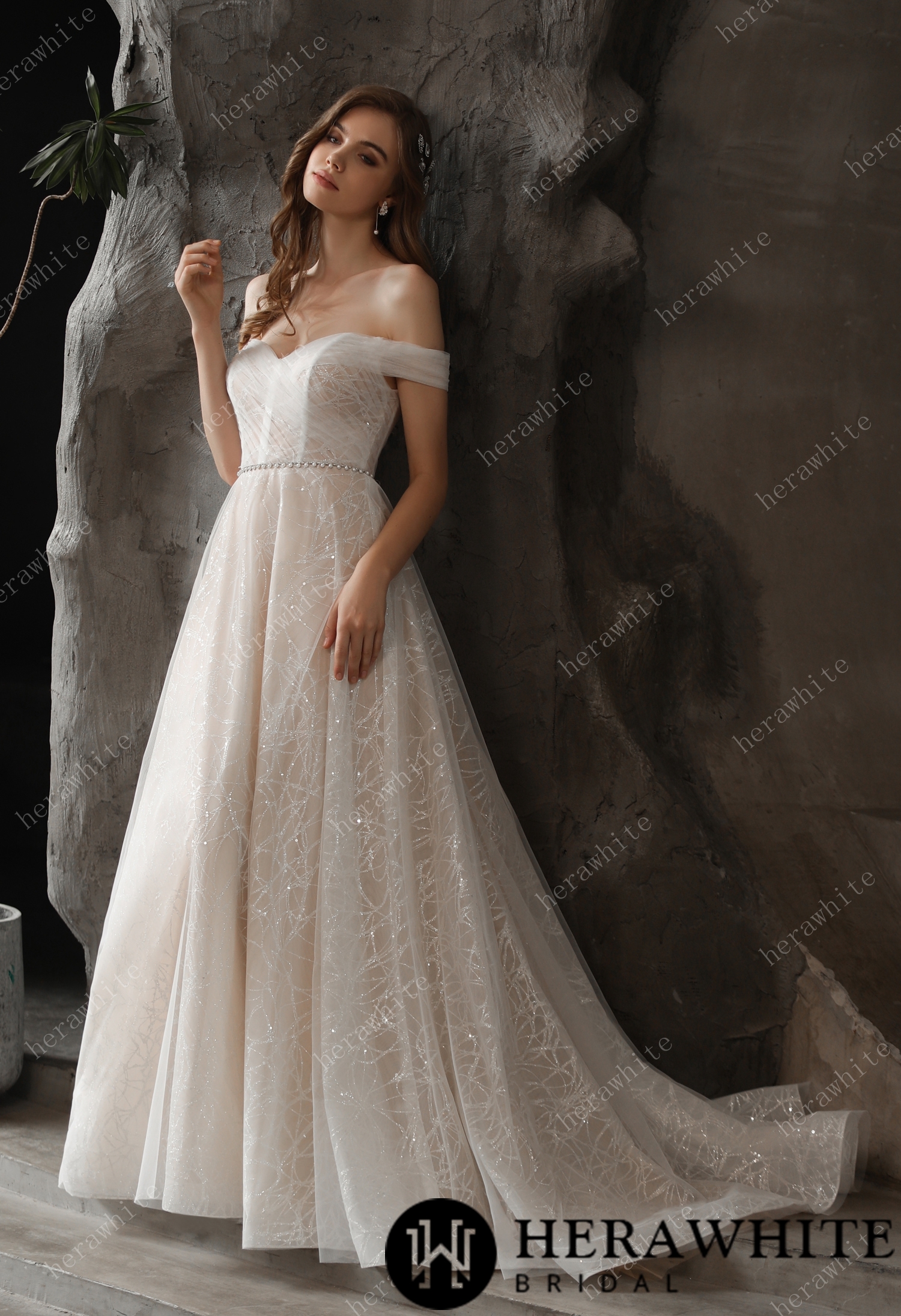 Sample Sale/ Shimmer Off-the-shoulder Neckline A-line Tulle Wedding Dress