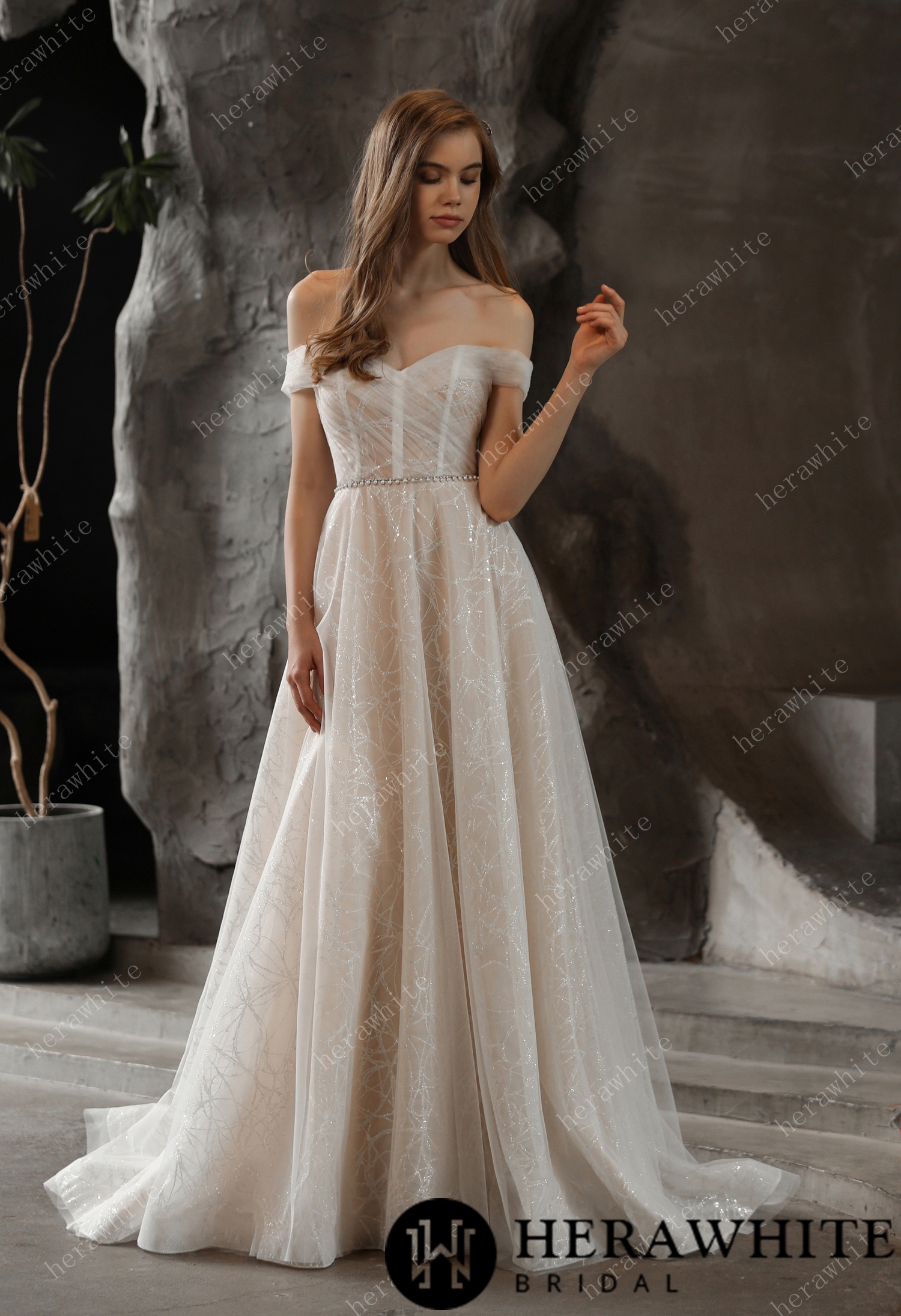 Sample Sale/ Shimmer Off-the-shoulder Neckline A-line Tulle Wedding Dress