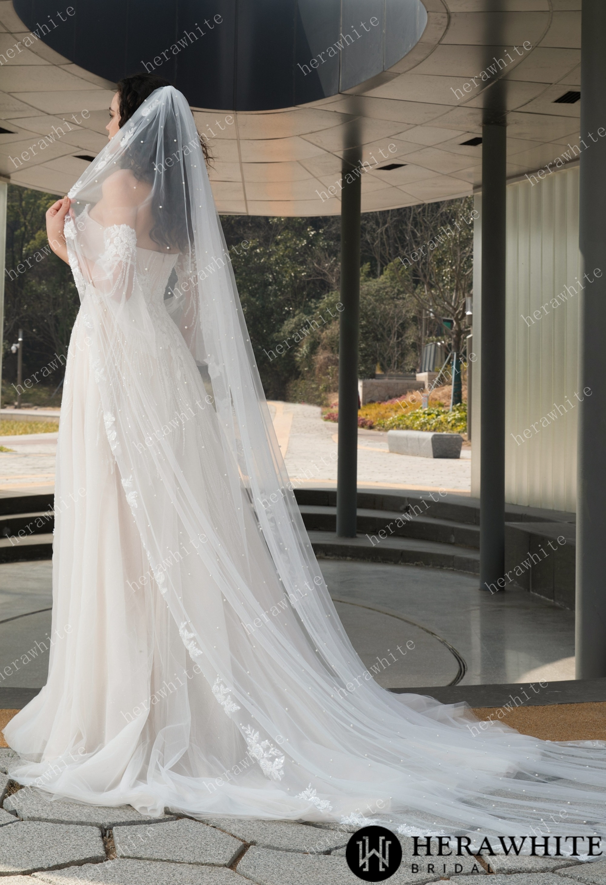 Sample Sale/  Ethereal Glow A Dreamlike Sparkling Bridal Gown