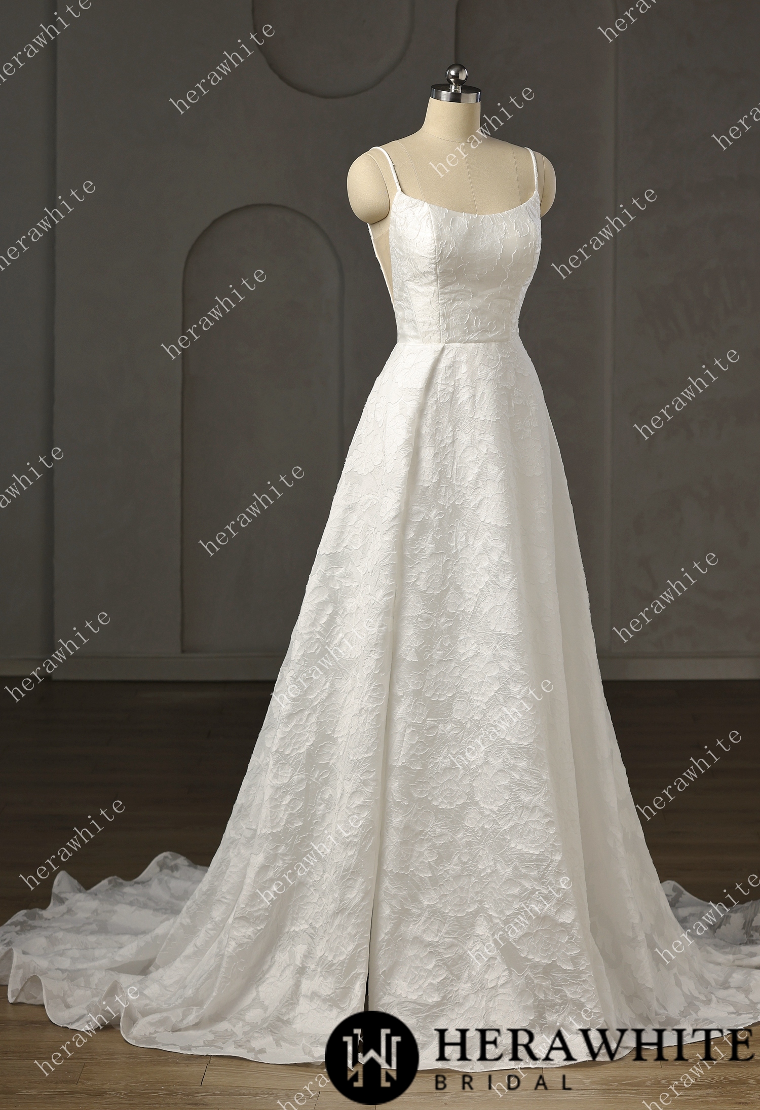 In Stock/ Exquisite  Jacquard  Organza Spaghetti Strap A-Line Wedding Gown