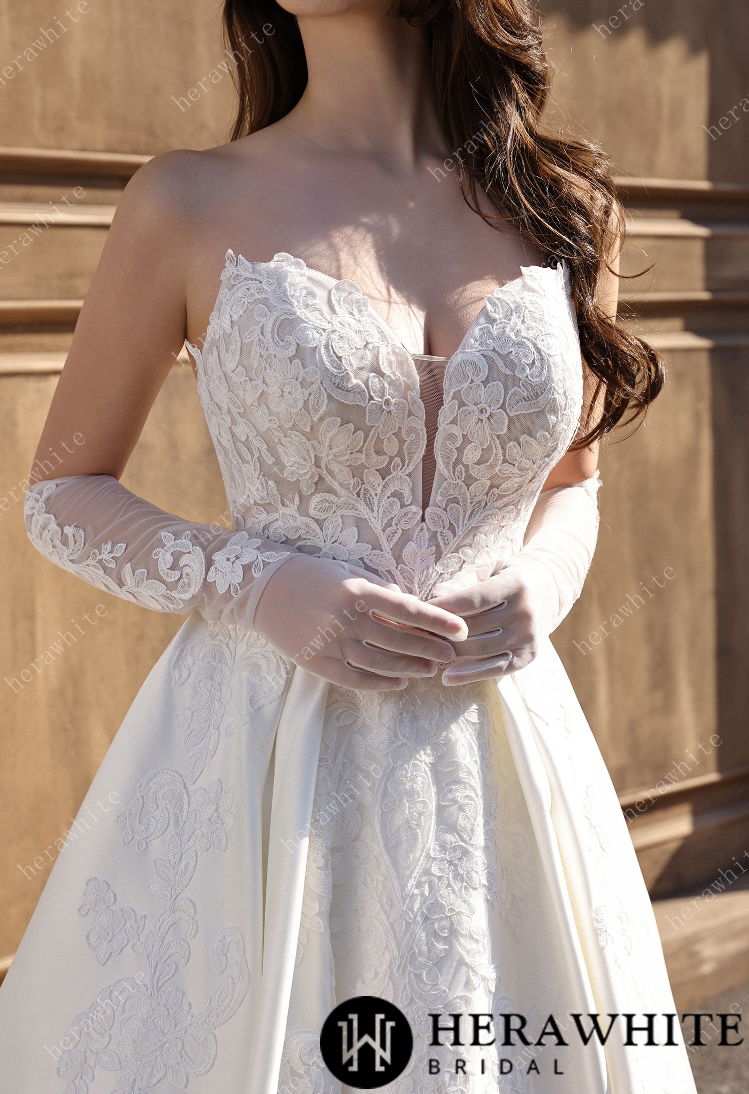 In Stock / Strapless Sweetheart Bridal Gown With Luxurious Satin Wedding Dress