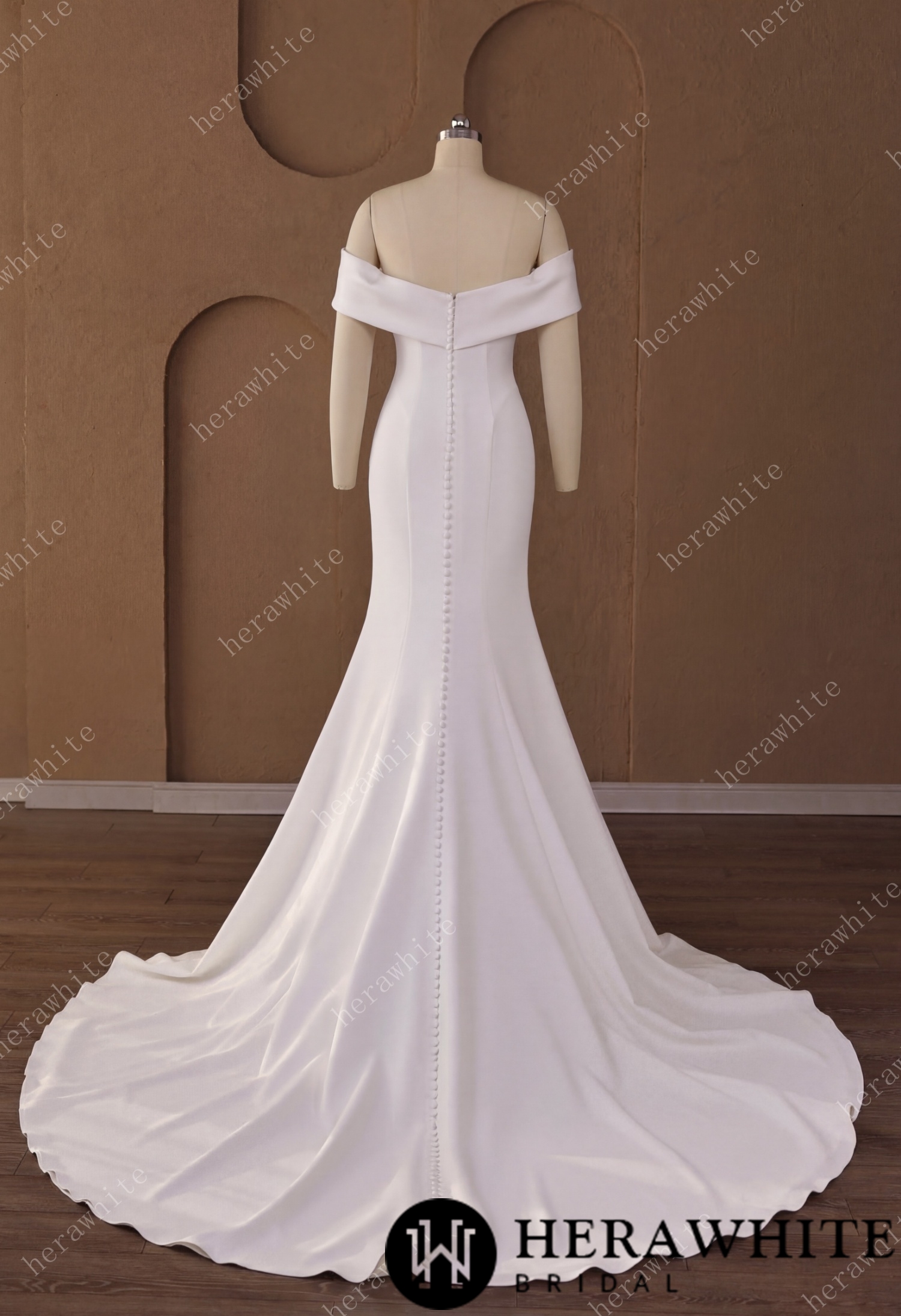 In Stock / Off-the-Shoulder Mermaid Crepe Wedding Dress