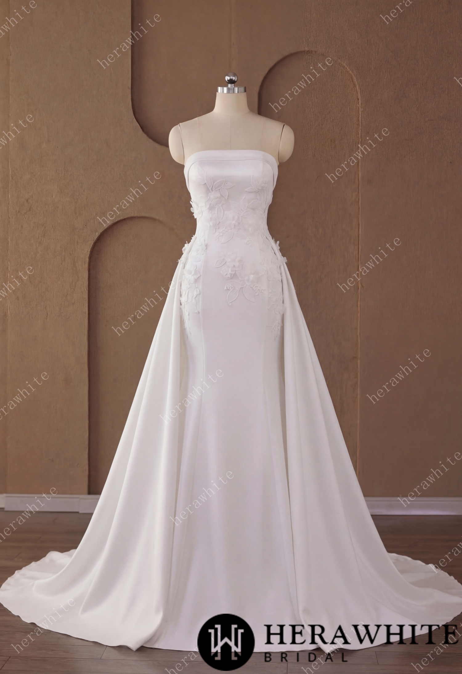 In Stock / Elegant Strapless Crepe Mermaid Wedding Dress With 3D Floral Appliqué & Detachable Overskirt
