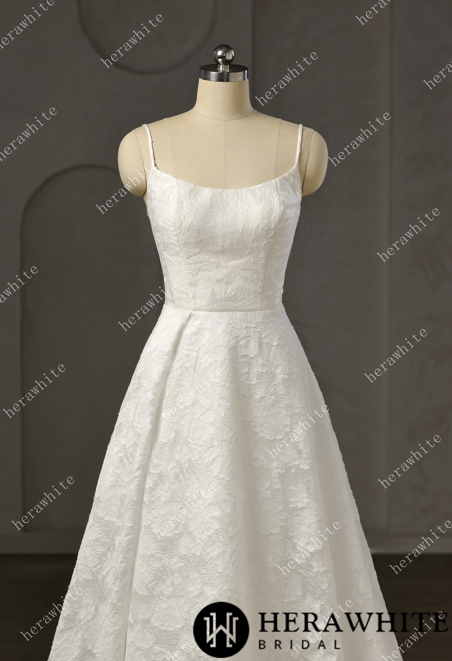 Exquisite  Jacquard  Organza Spaghetti Strap A-Line Wedding Gown
