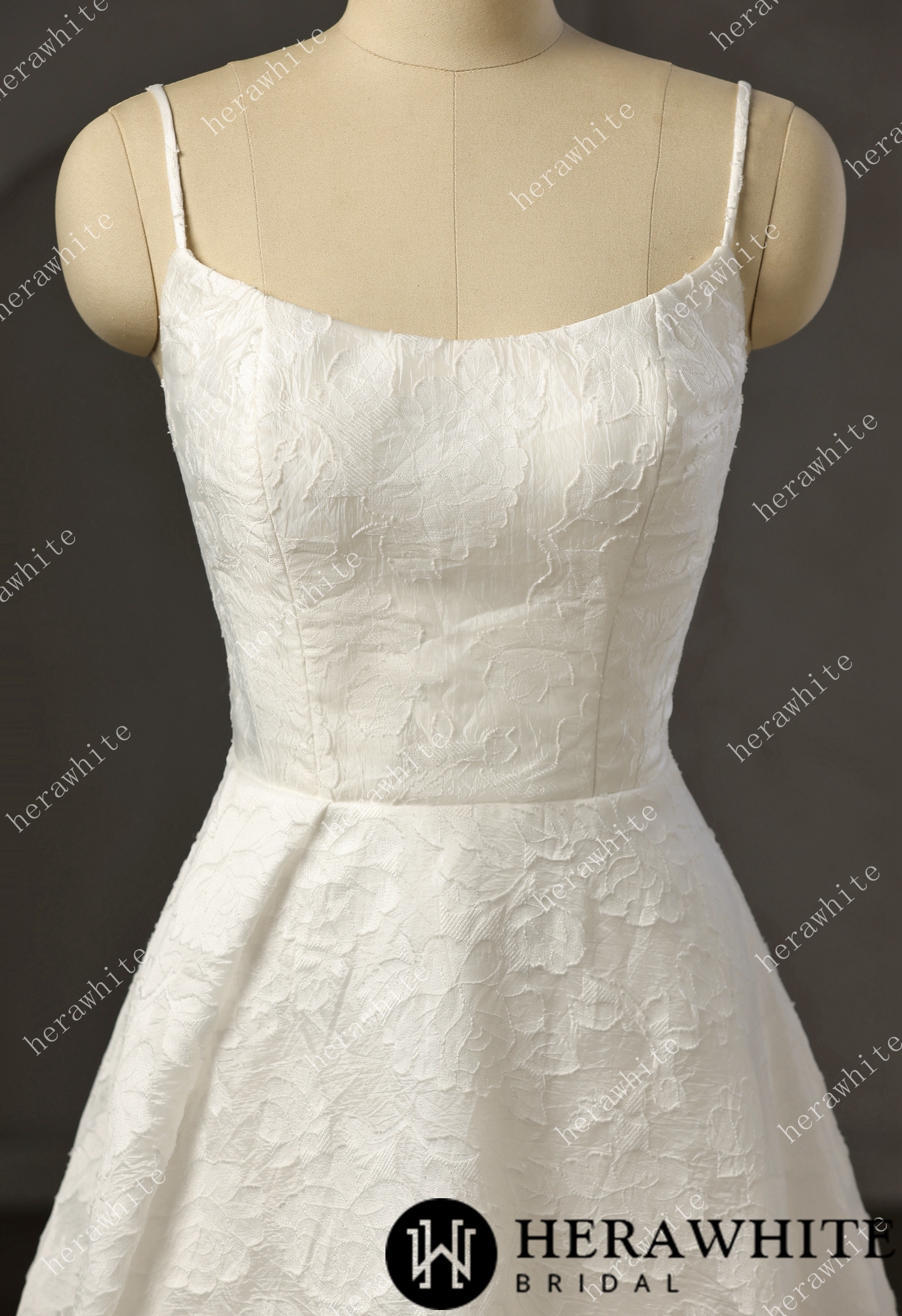 Exquisite  Jacquard  Organza Spaghetti Strap A-Line Wedding Gown