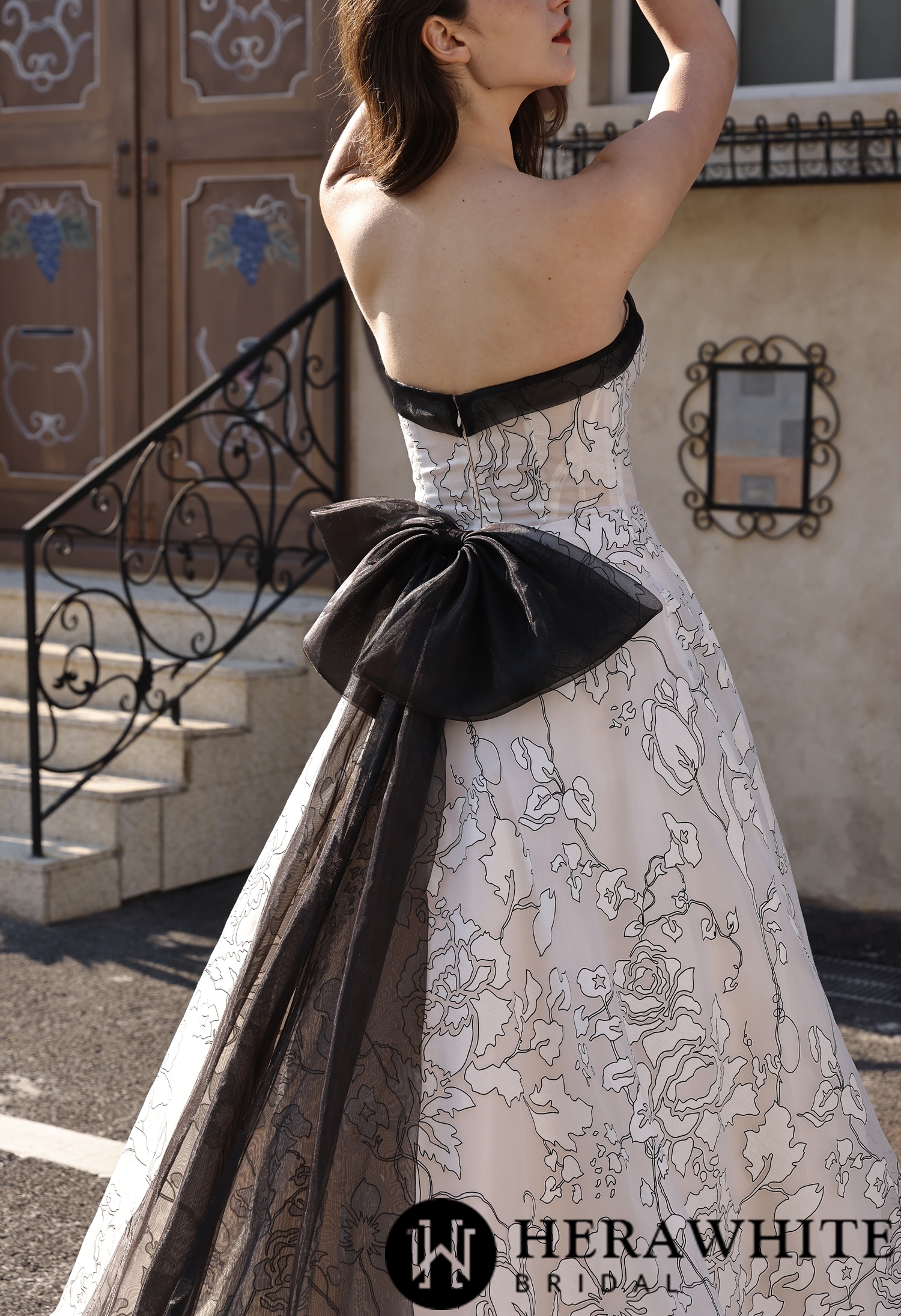 Detachable Overskirt Bow with Black Flowing Tulle