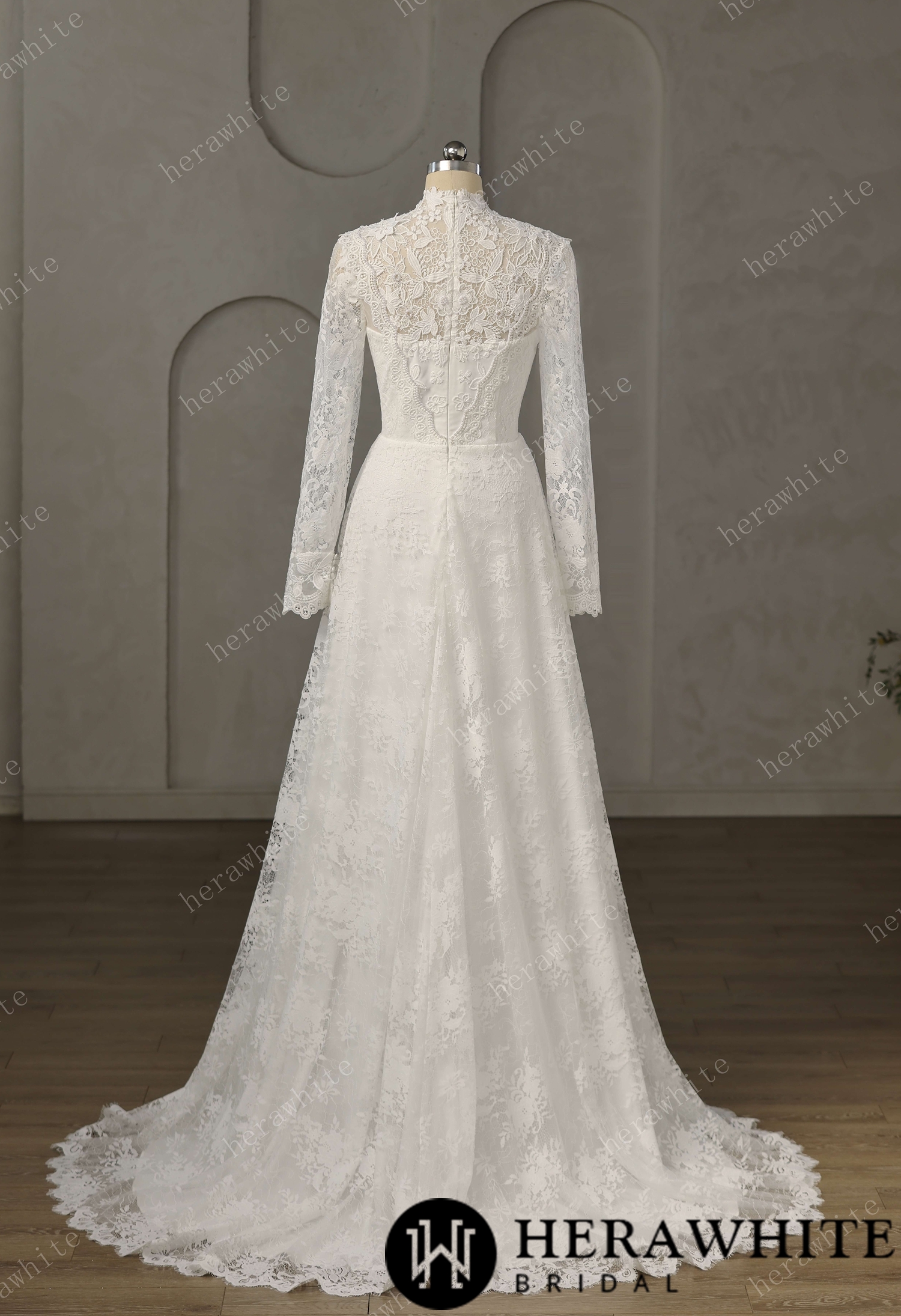 Vintage Boho Lace Sheath Wedding Gown With Illusion Long Bell Sleeves