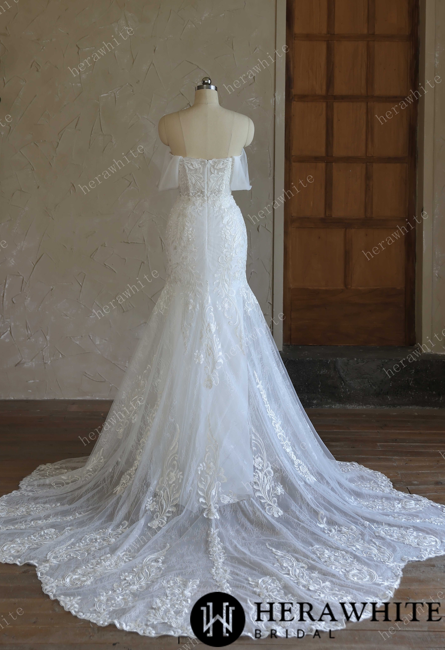 Sweetheart Lace Fit-and-Flare Wedding Gown With Detachable Off-Shoulder Sleeves & Scalloped Train