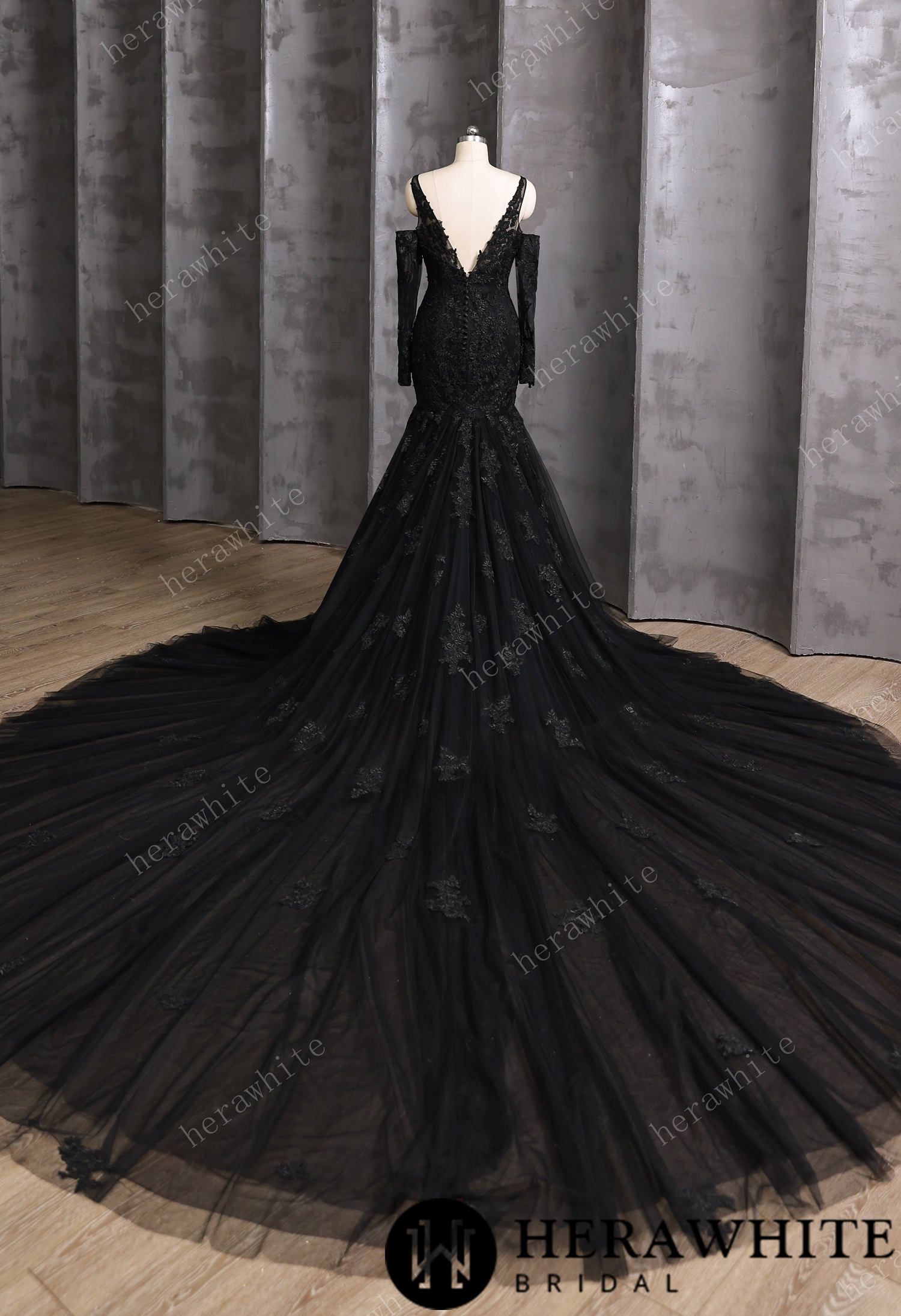 Black Lace Mermaid Wedding Gown With 2m Train Length