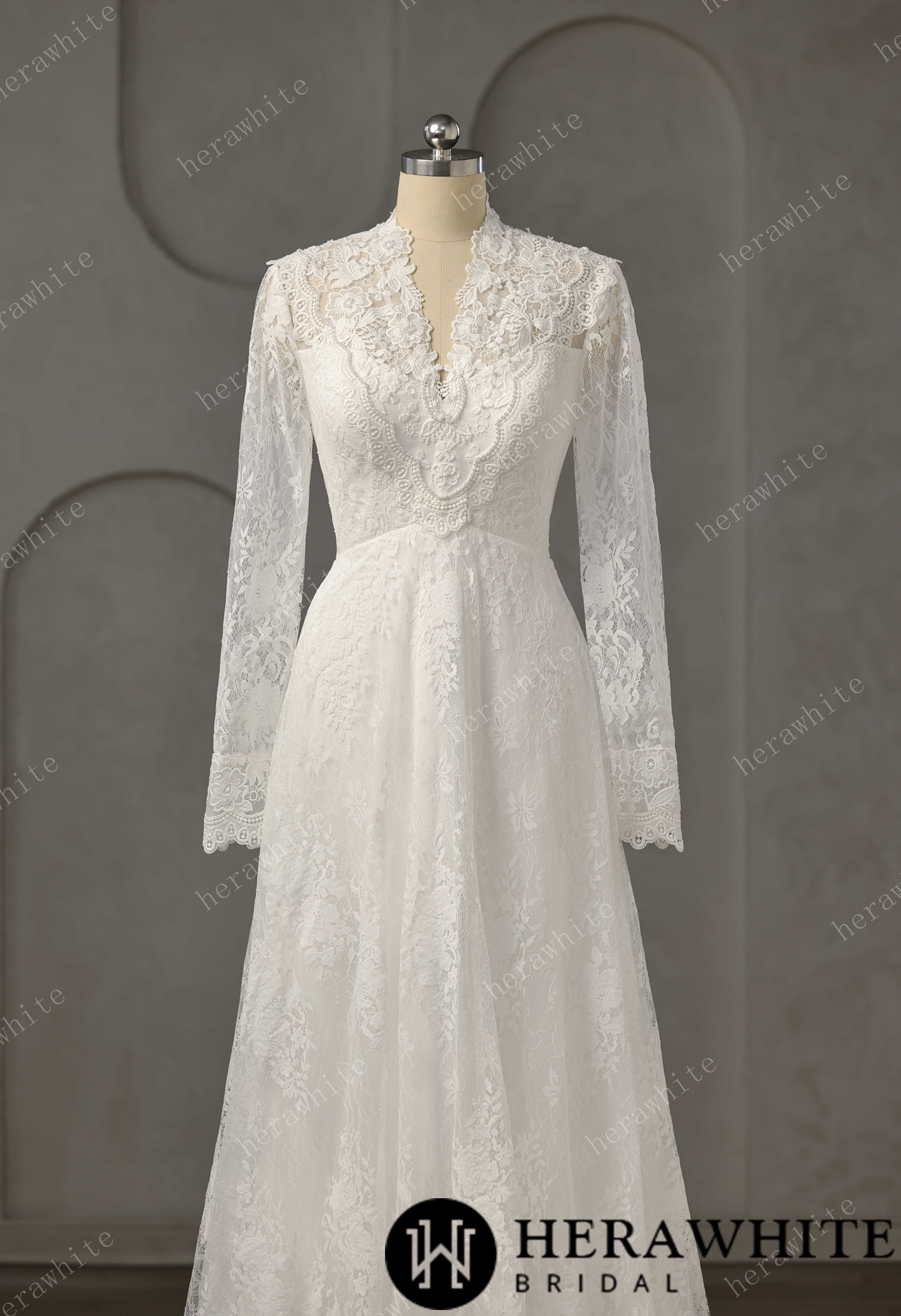 Vintage Boho Lace Sheath Wedding Gown With Illusion Long Bell Sleeves