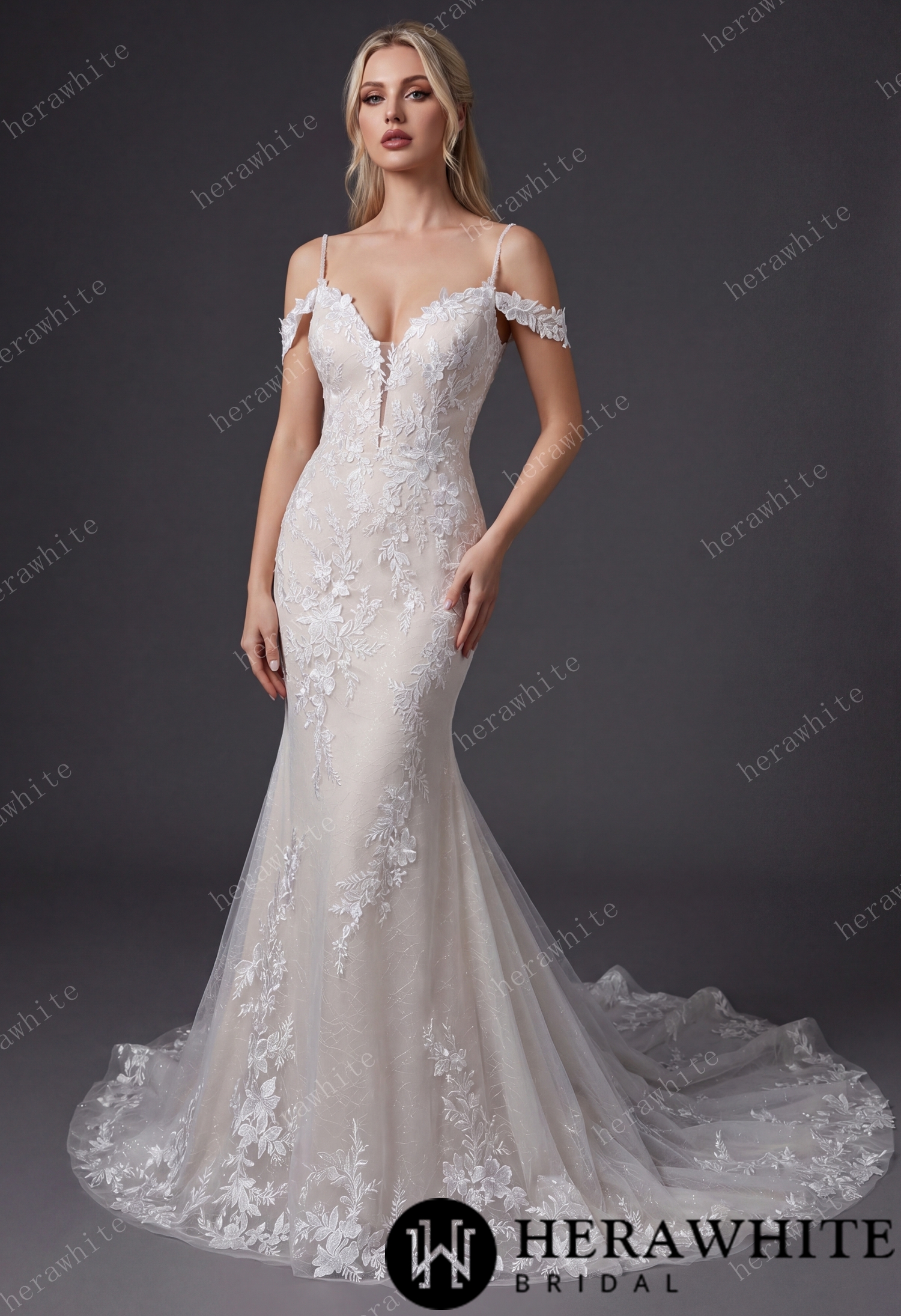 V-Neck Lace Mermaid Wedding Dress With Spaghetti Straps