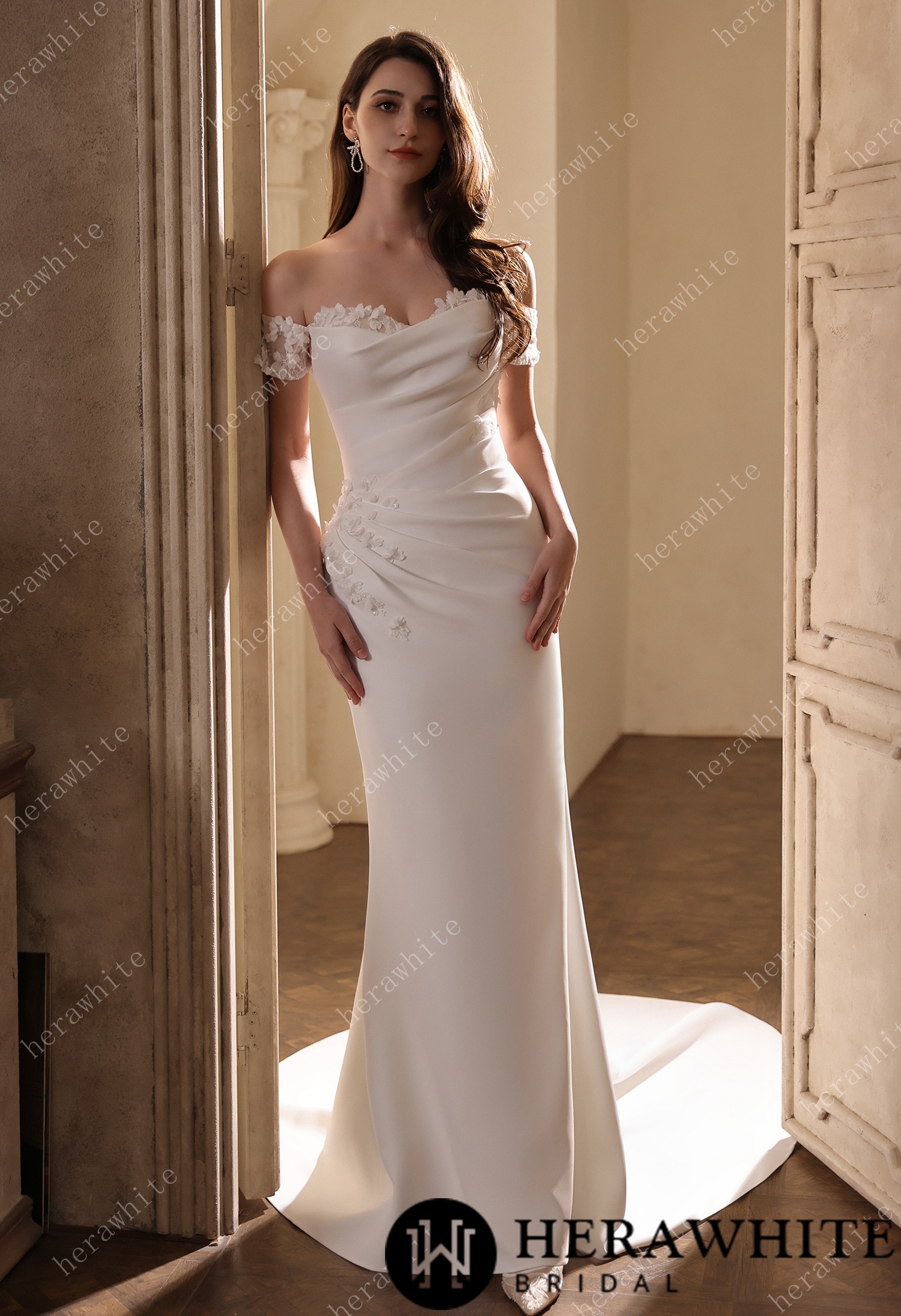 In Stock/ Eelegant Satin Pleated Bodice Fit-And-Flare Wedding Dress With 3-D Lace Motifs