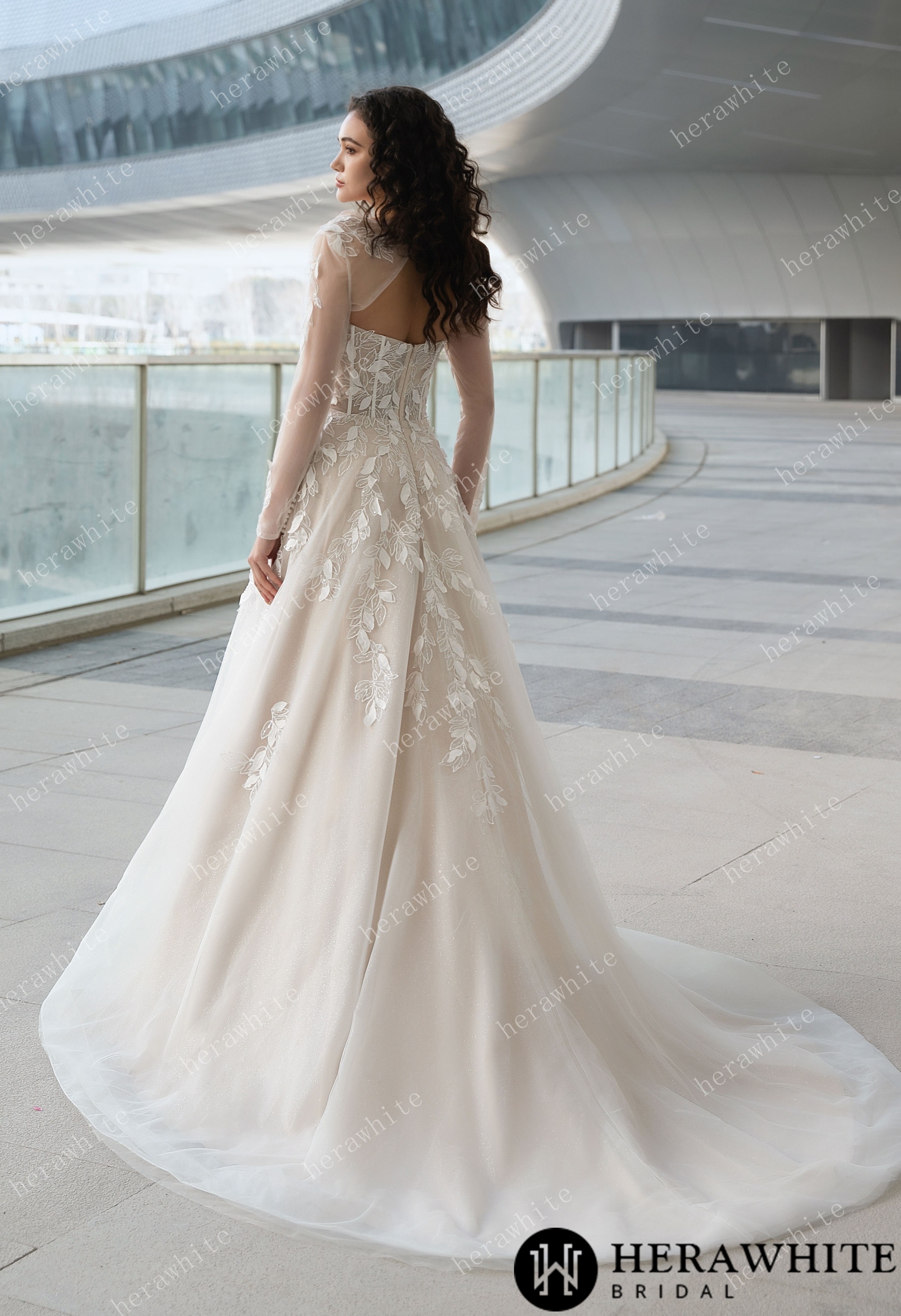 In Stock/ Sweetheart Lace Appliqué Wedding Gown with High-Slit A-Line Skirt