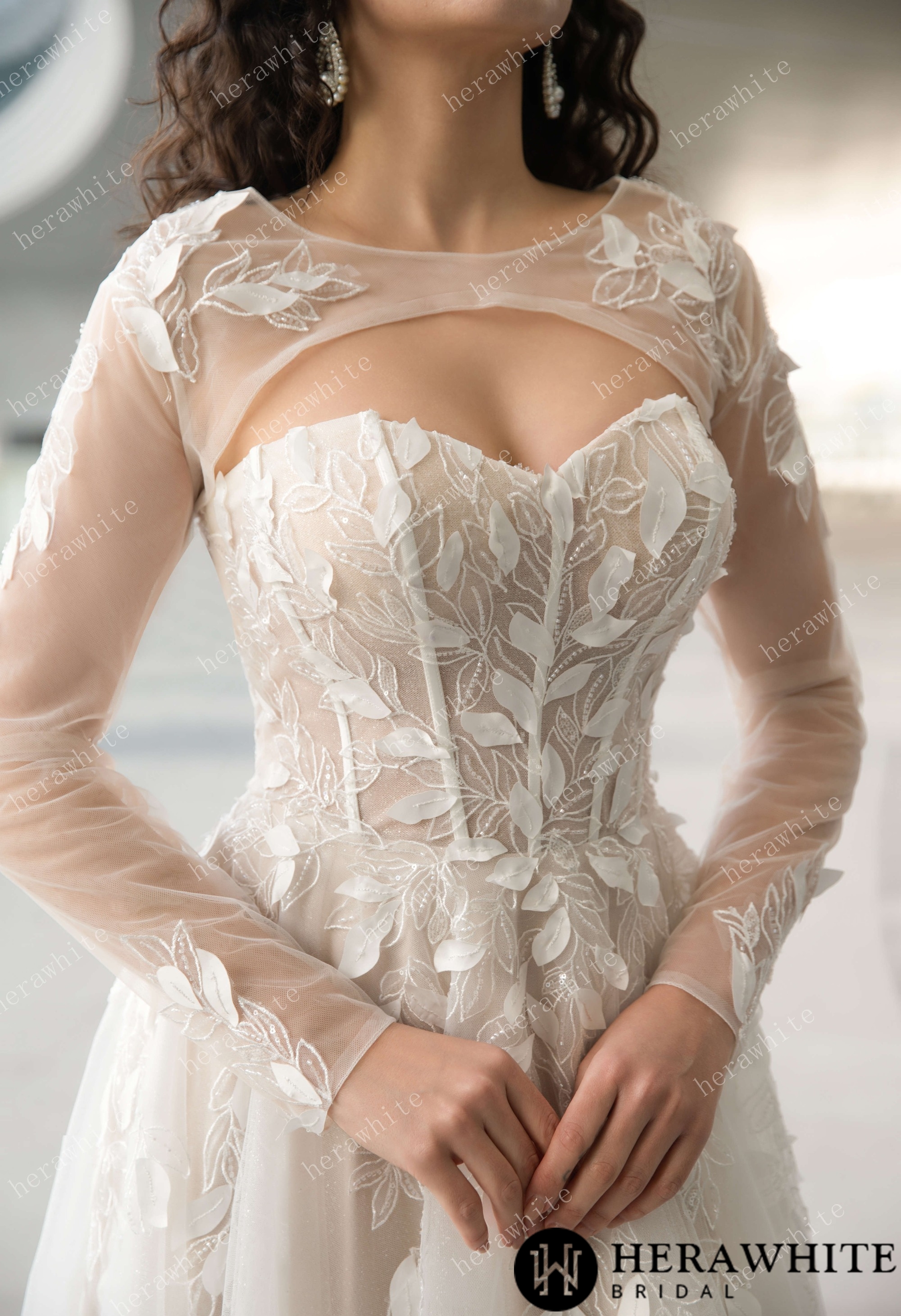 In Stock/ Sweetheart Lace Appliqué Wedding Gown with High-Slit A-Line Skirt