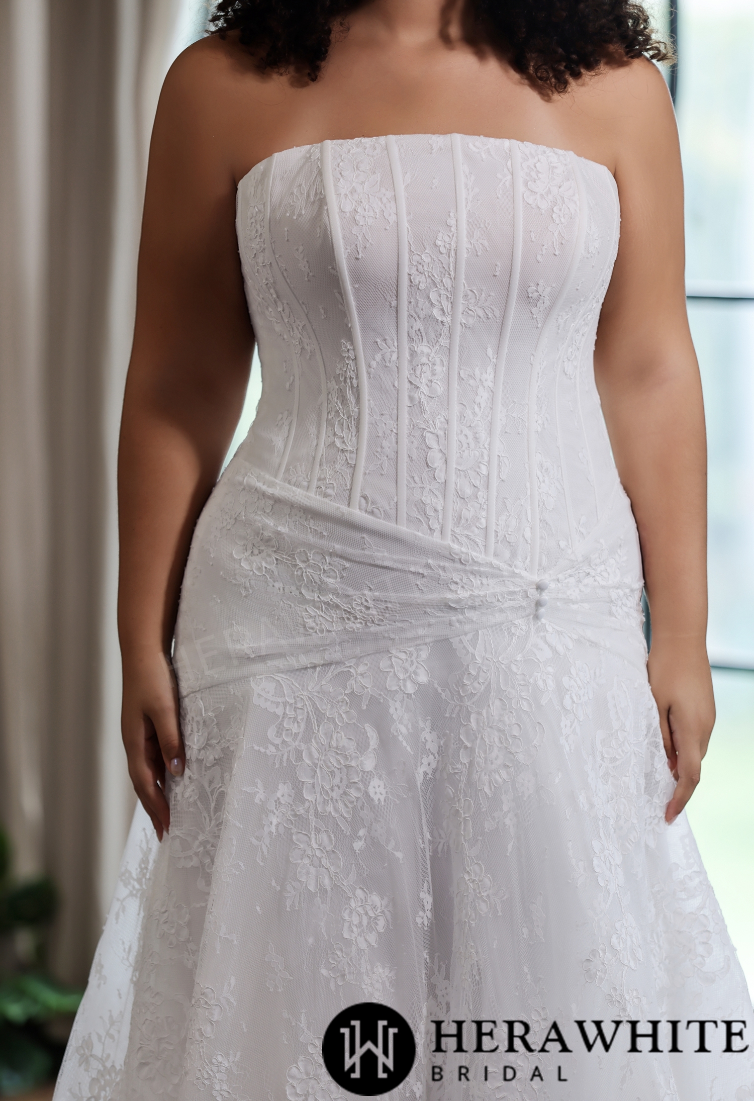Romantic Strapless Curve Chantilly Lace Dress With Flowing Tulle Cape