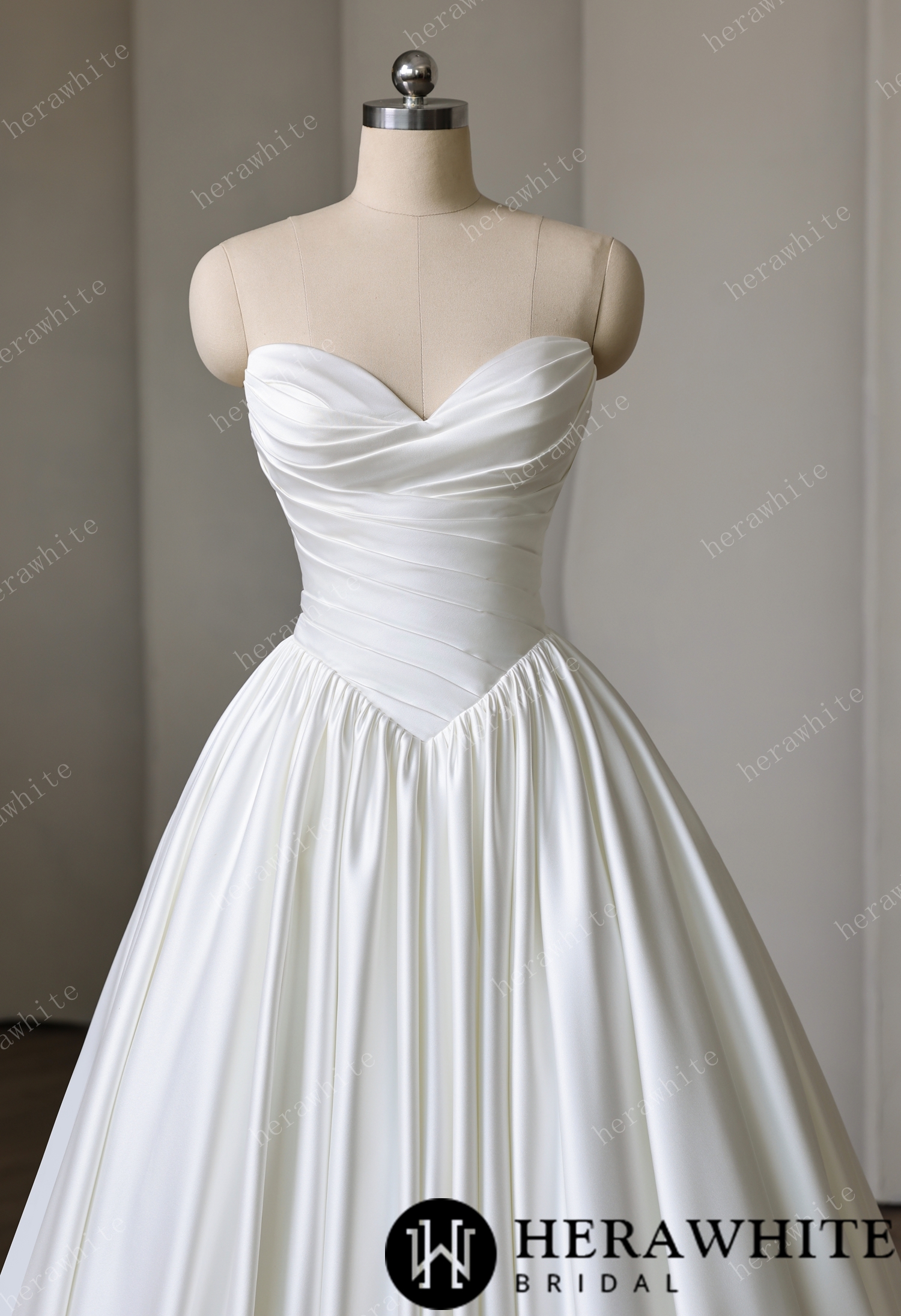 In Stock/ Strapless Sweetheart Satin Ball Gown with Pleated Bodice