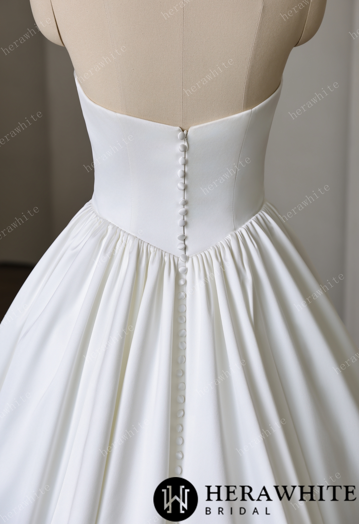 In Stock/ Strapless Sweetheart Satin Ball Gown with Pleated Bodice