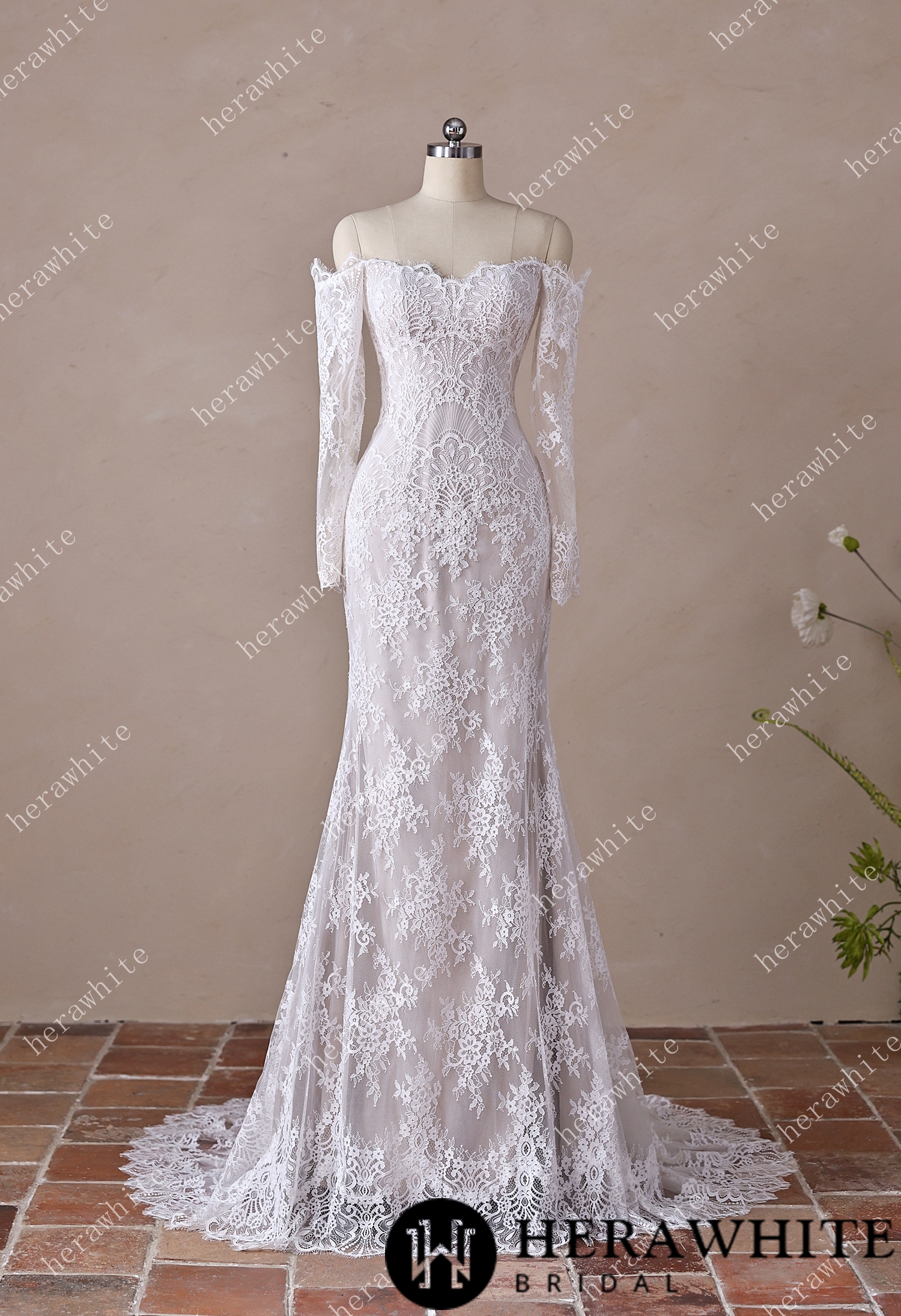 In Stock/ Irregular Neckline Symmetric Lace Off-the-Shoulder Long-Sleeve Bridal Gown with Detachable Tulle Over Skirt