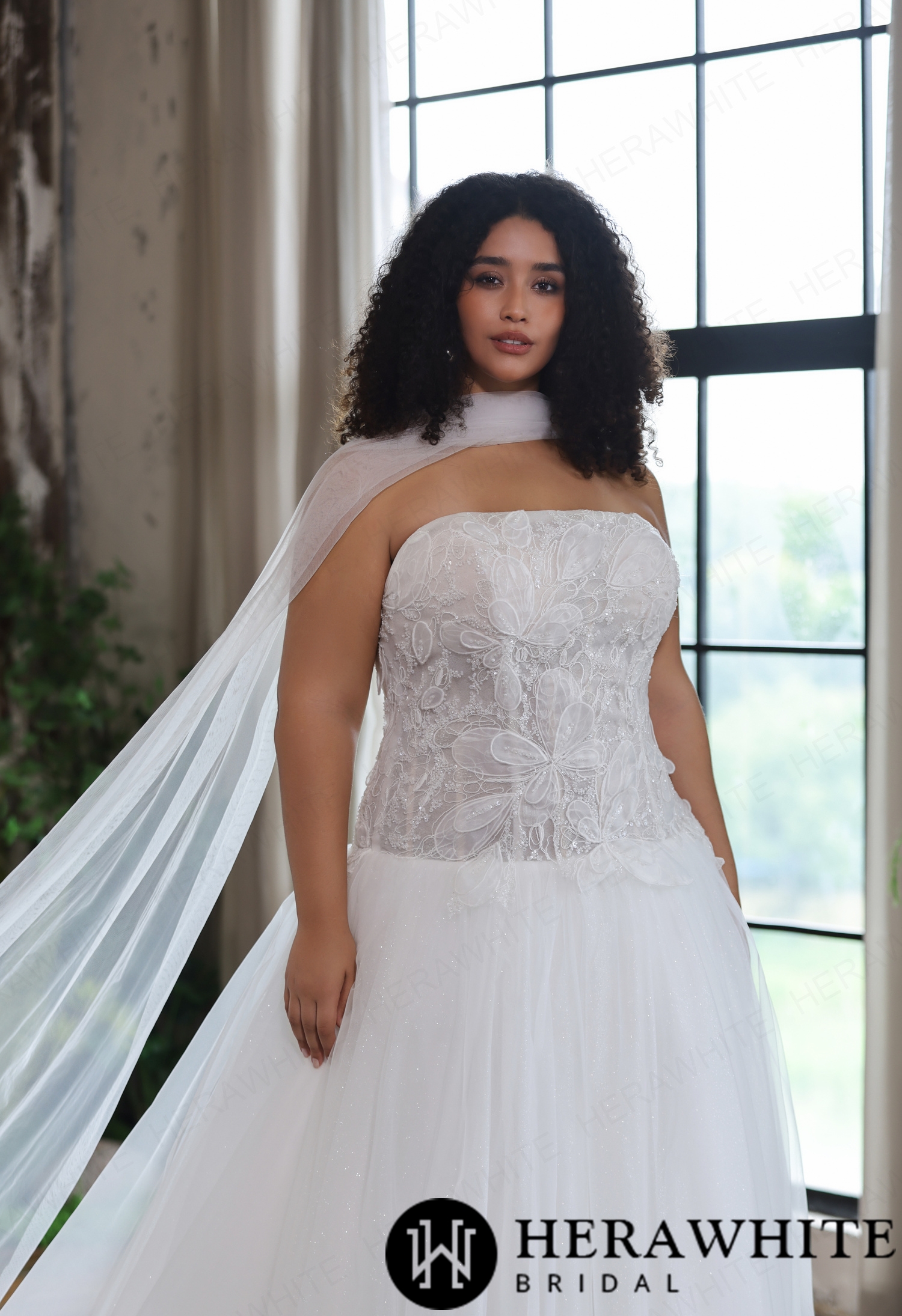 Detachable Pearl Beaded Tulle Bridal Jacket with Long Sleeves