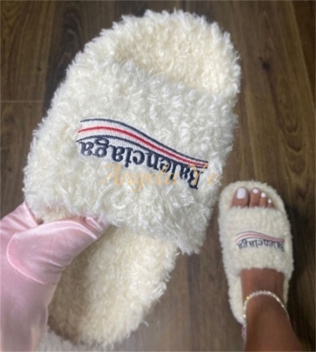 1 pair fashion plush slipper for women with box size:5-11 BAA #17719
