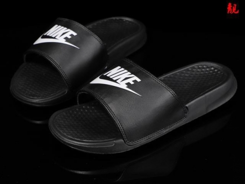 NIKE BENASSI JDI 040