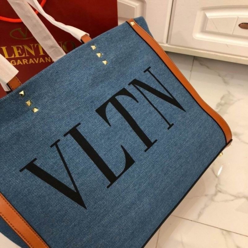 V.A.L.E.N.T.I.N.O. Bags AAA 010