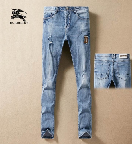 B.u.r.b.e.r.r.y. Jeans 017