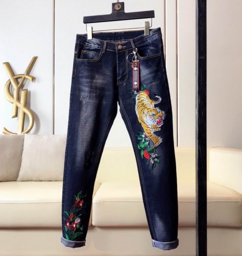 V.e.r.s.a.c.e. Jeans 065