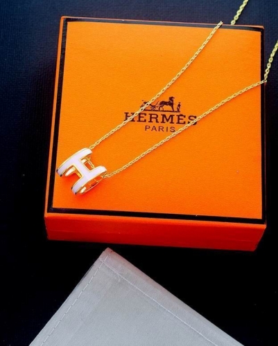 H.e.r.m.e.s. Necklace 017